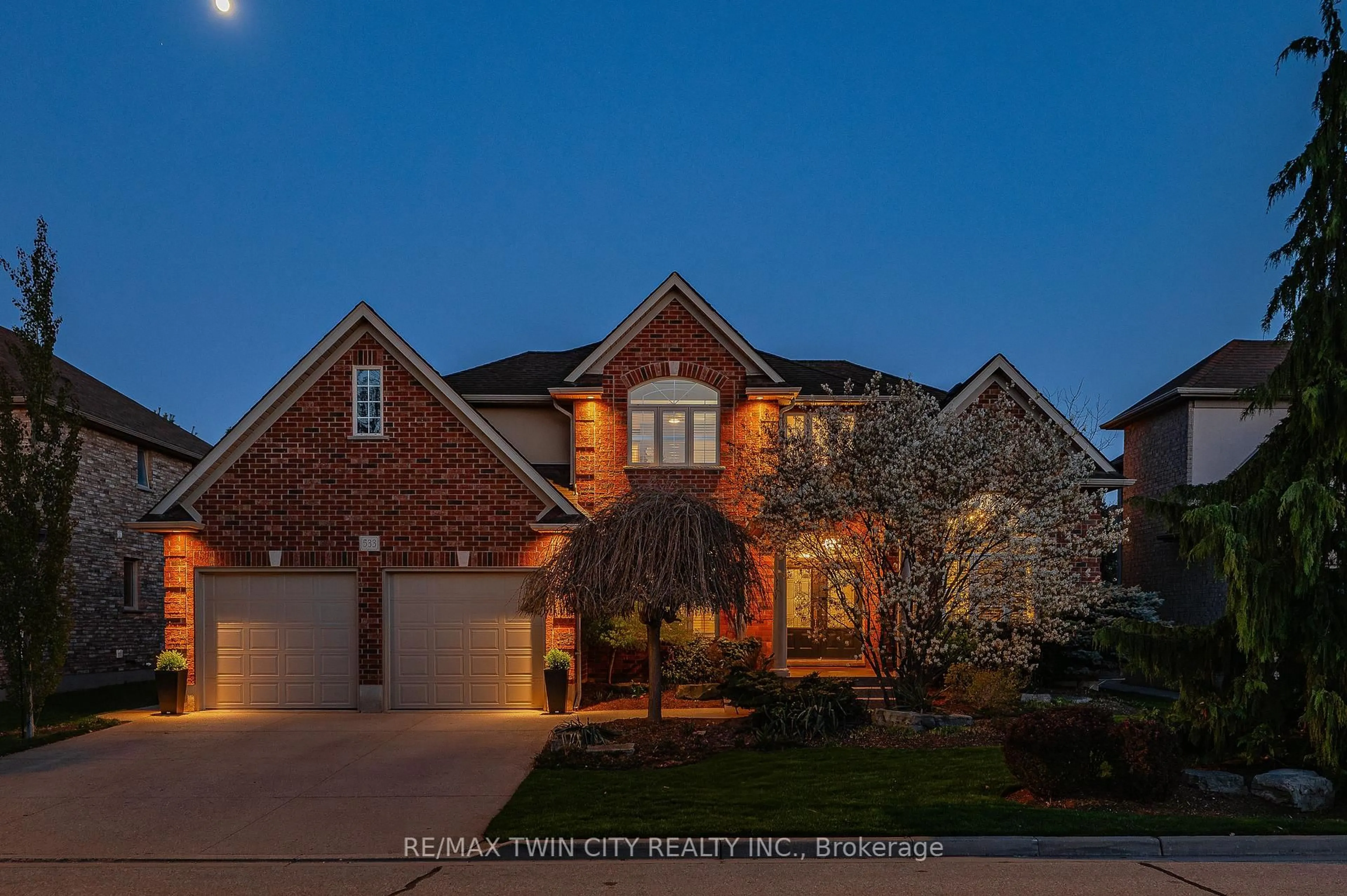 Home with brick exterior material, street for 533 Falconridge Cres, Kitchener Ontario N2K 4H9