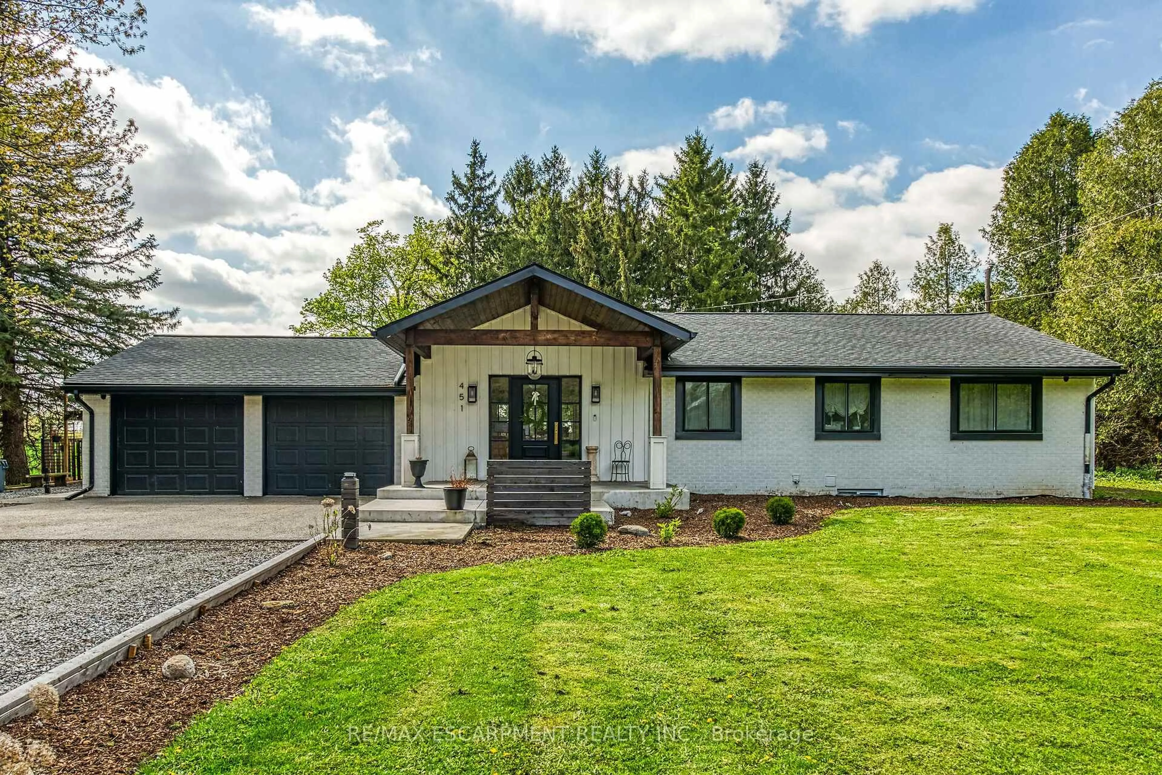 Home with vinyl exterior material, unknown for 451 Mines Rd, Haldimand Ontario N3W 1X6