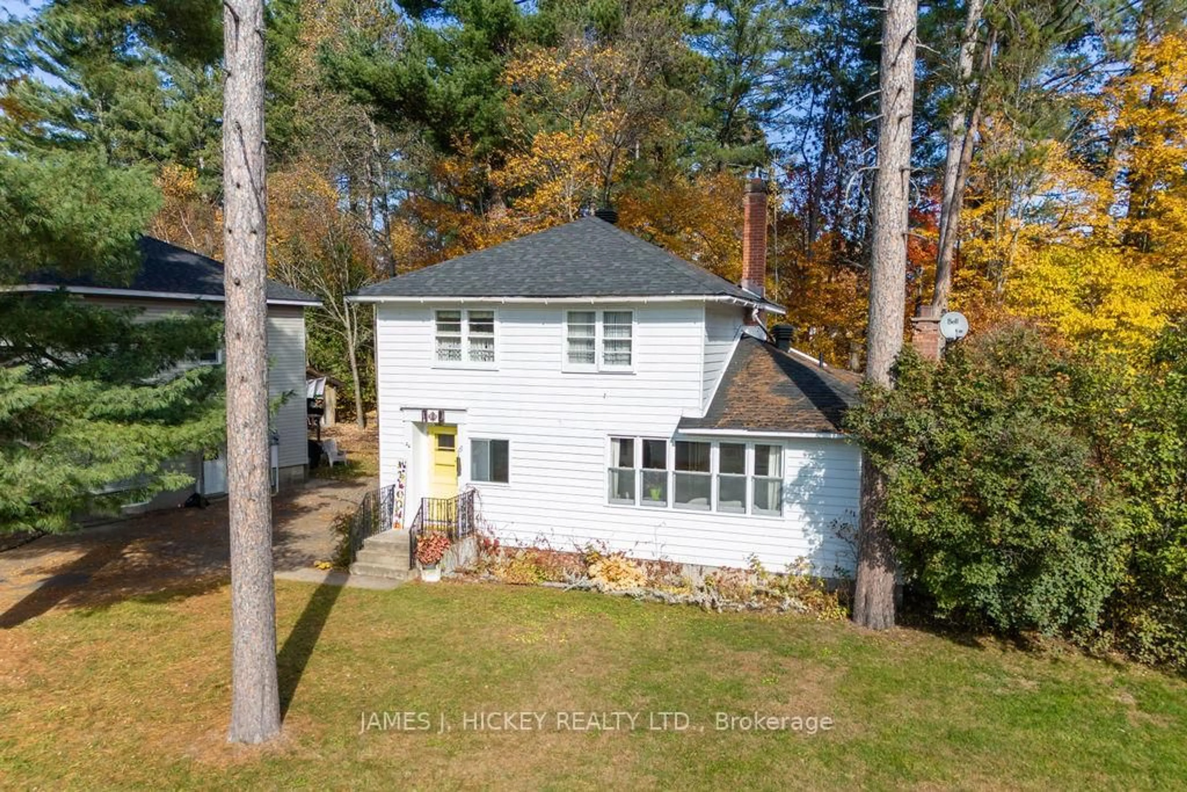 A pic from outside/outdoor area/front of a property/back of a property/a pic from drone, water/lake/river/ocean view for 26 Rutherford Ave, Deep River Ontario K0J 1P0