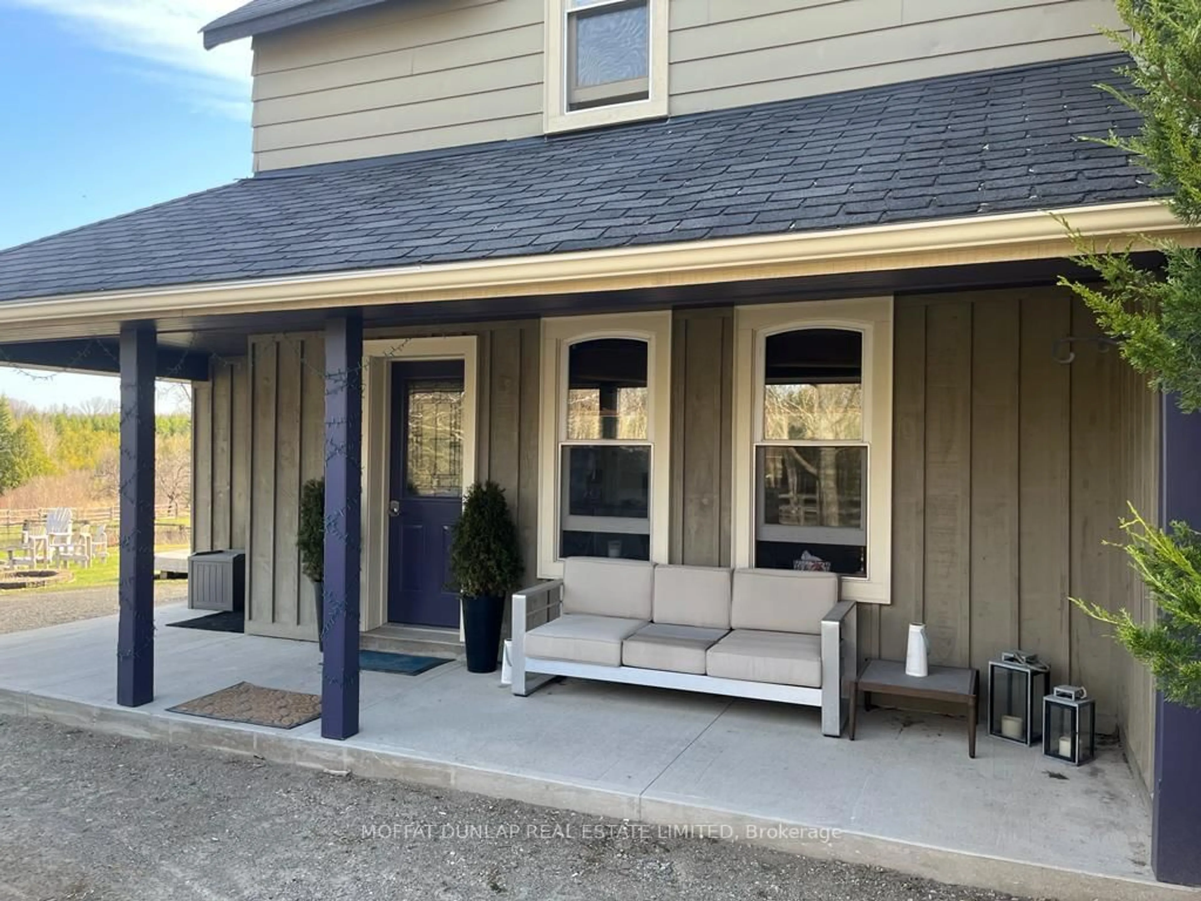 Home with vinyl exterior material, street for 486289 30th Sdrd, Mono Ontario L9V 1G7