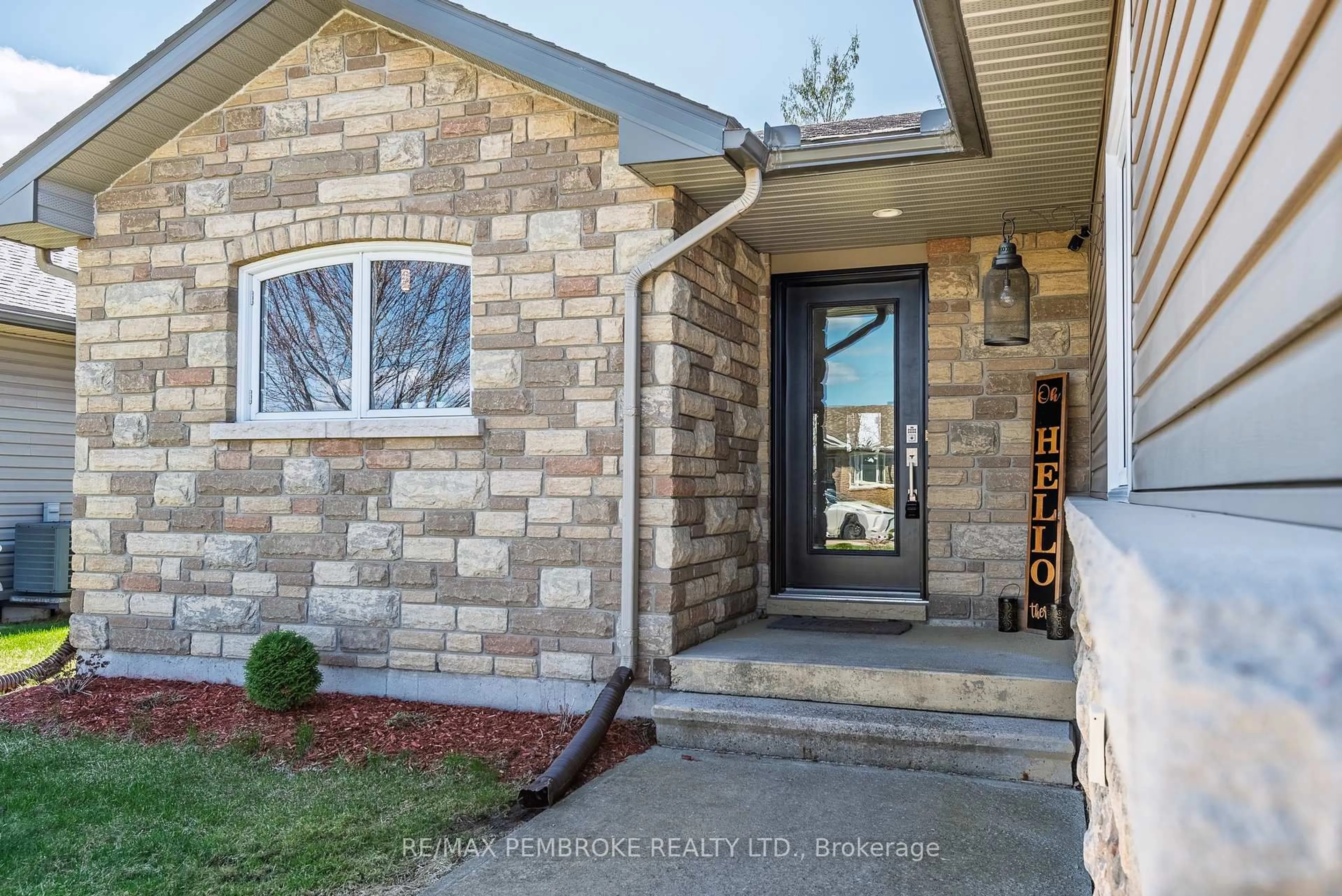 Home with brick exterior material, street for 2047 Sandstone Cres, Petawawa Ontario K8H 0B2