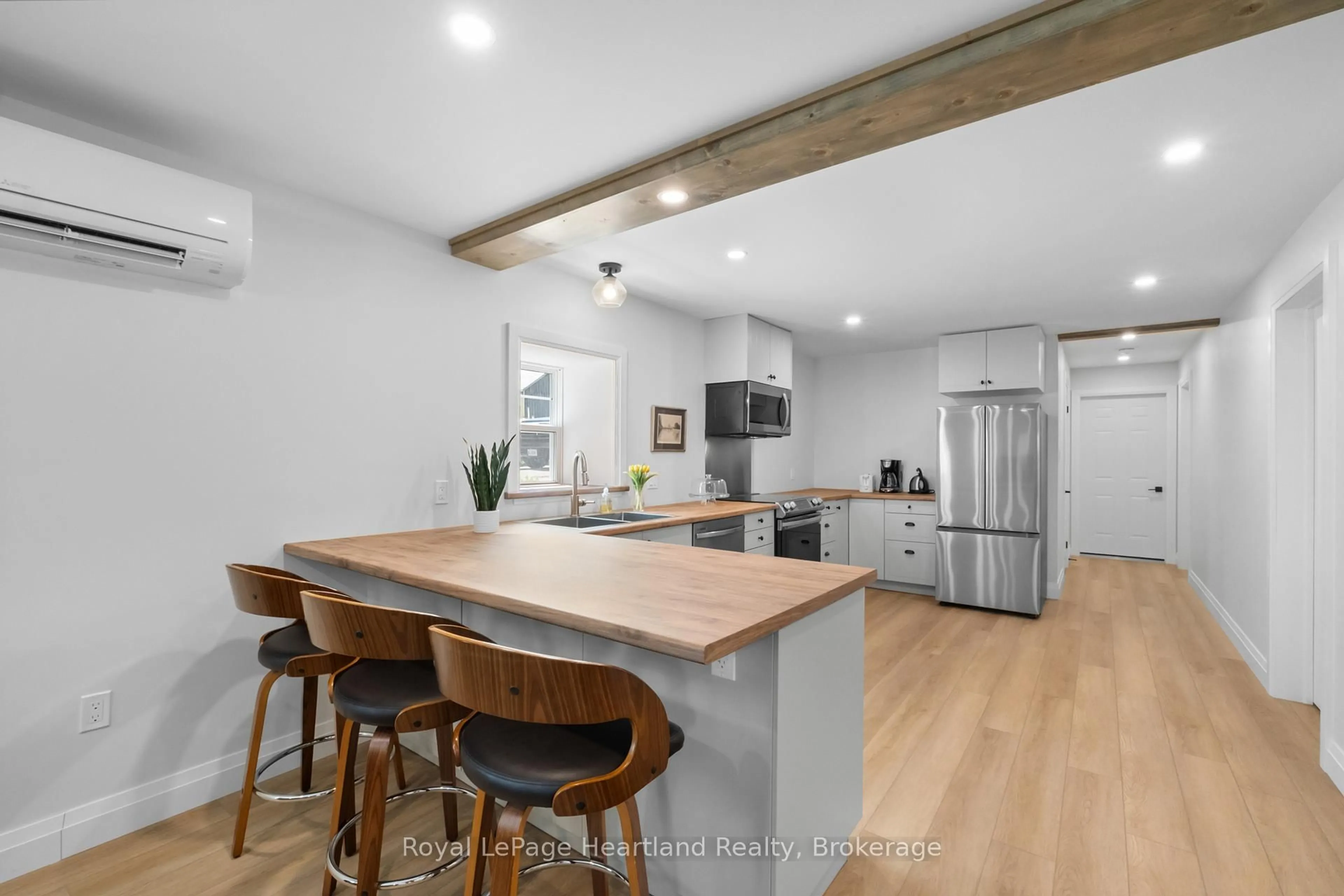 Open concept kitchen, unknown for 10 JESSIE St, Huron-Kinloss Ontario N0G 2R0