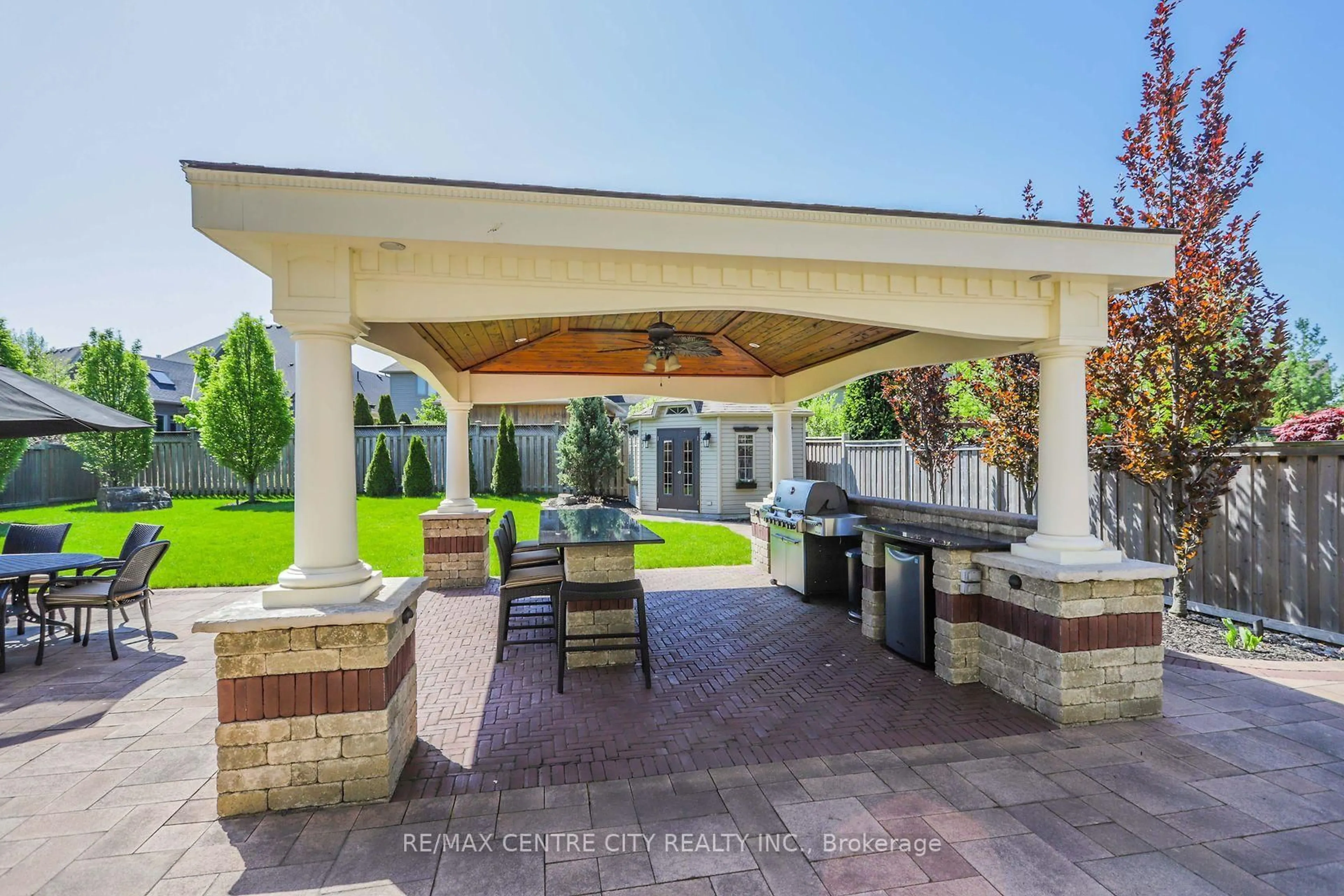 Patio, unknown for 458 Eagletrace Dr, London North Ontario N6G 0E7