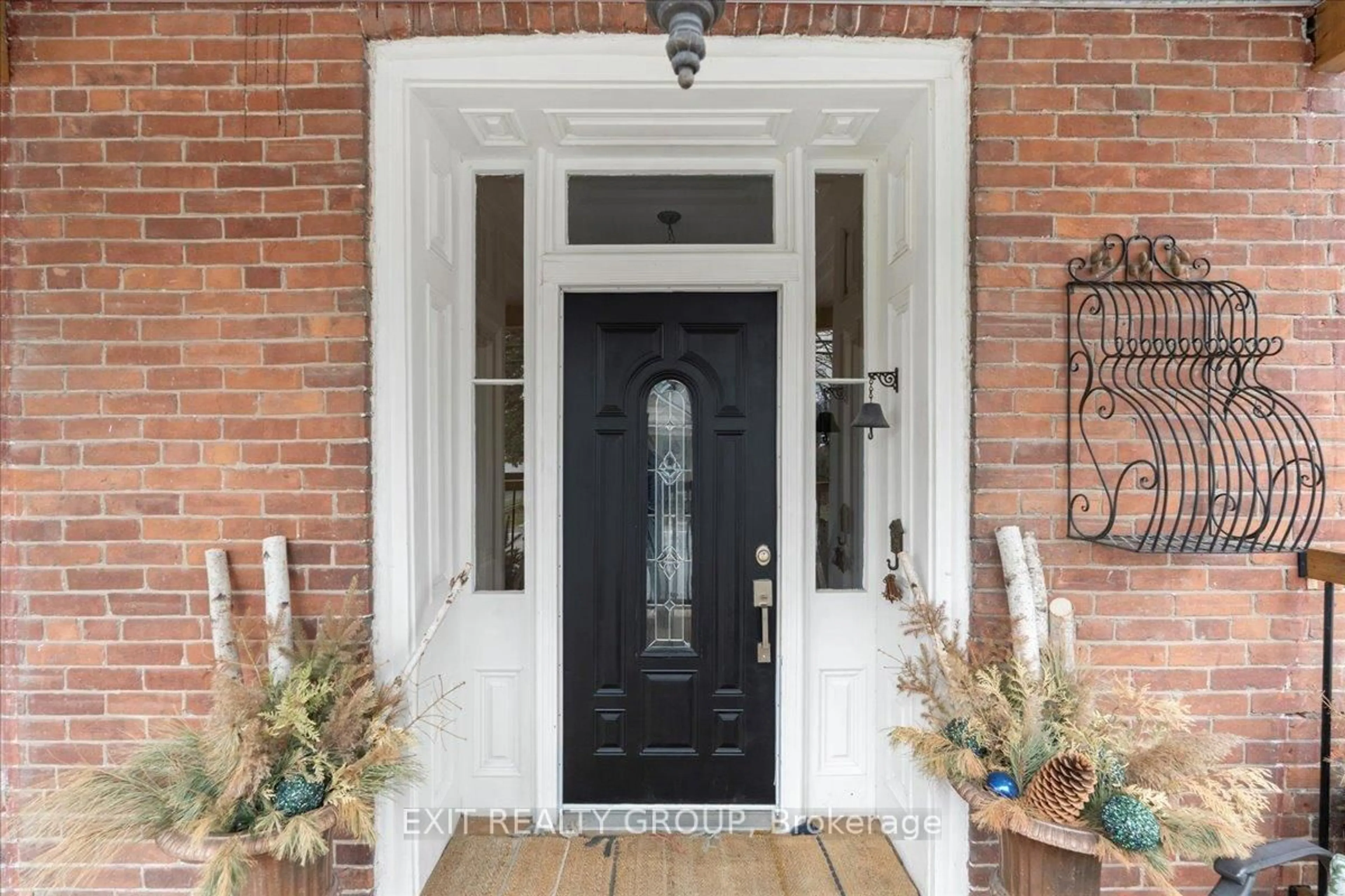 Indoor entryway for 105 Hoskin Rd, Belleville Ontario K0K 2V0