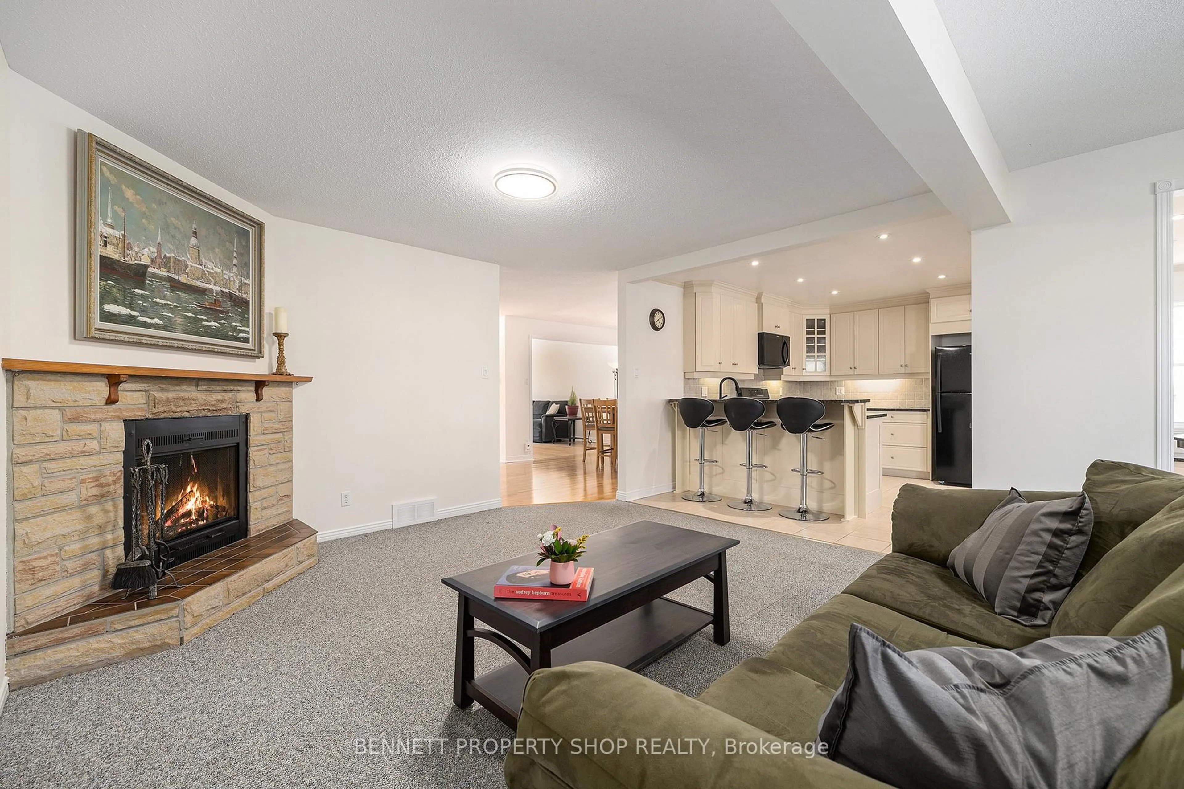 Living room with furniture, unknown for 37 Ivylea St, Ottawa Ontario K2G 4X1