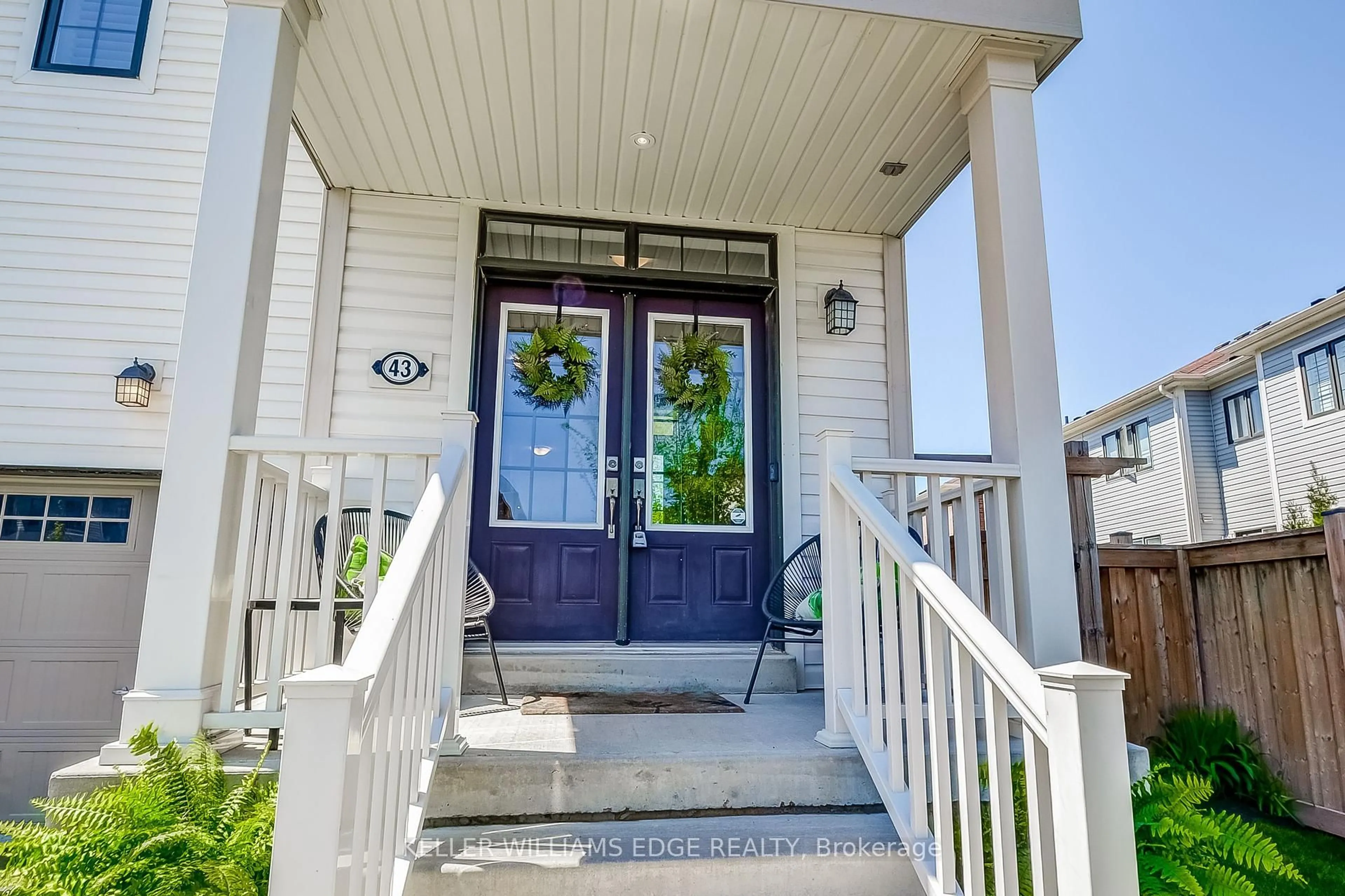 Indoor entryway for 43 Patterson Dr, Haldimand Ontario N3W 0B8