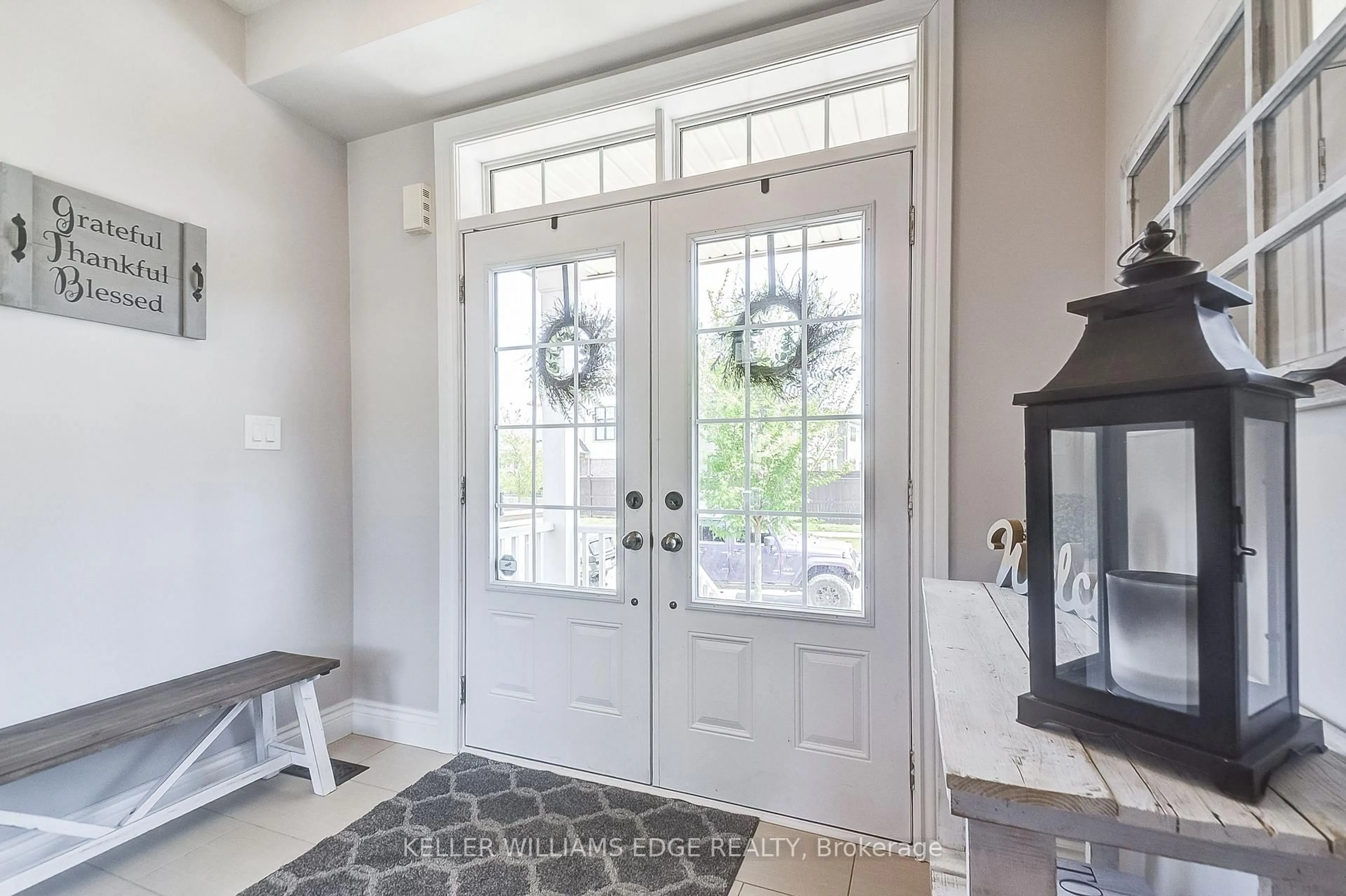 Indoor entryway for 43 Patterson Dr, Haldimand Ontario N3W 0B8