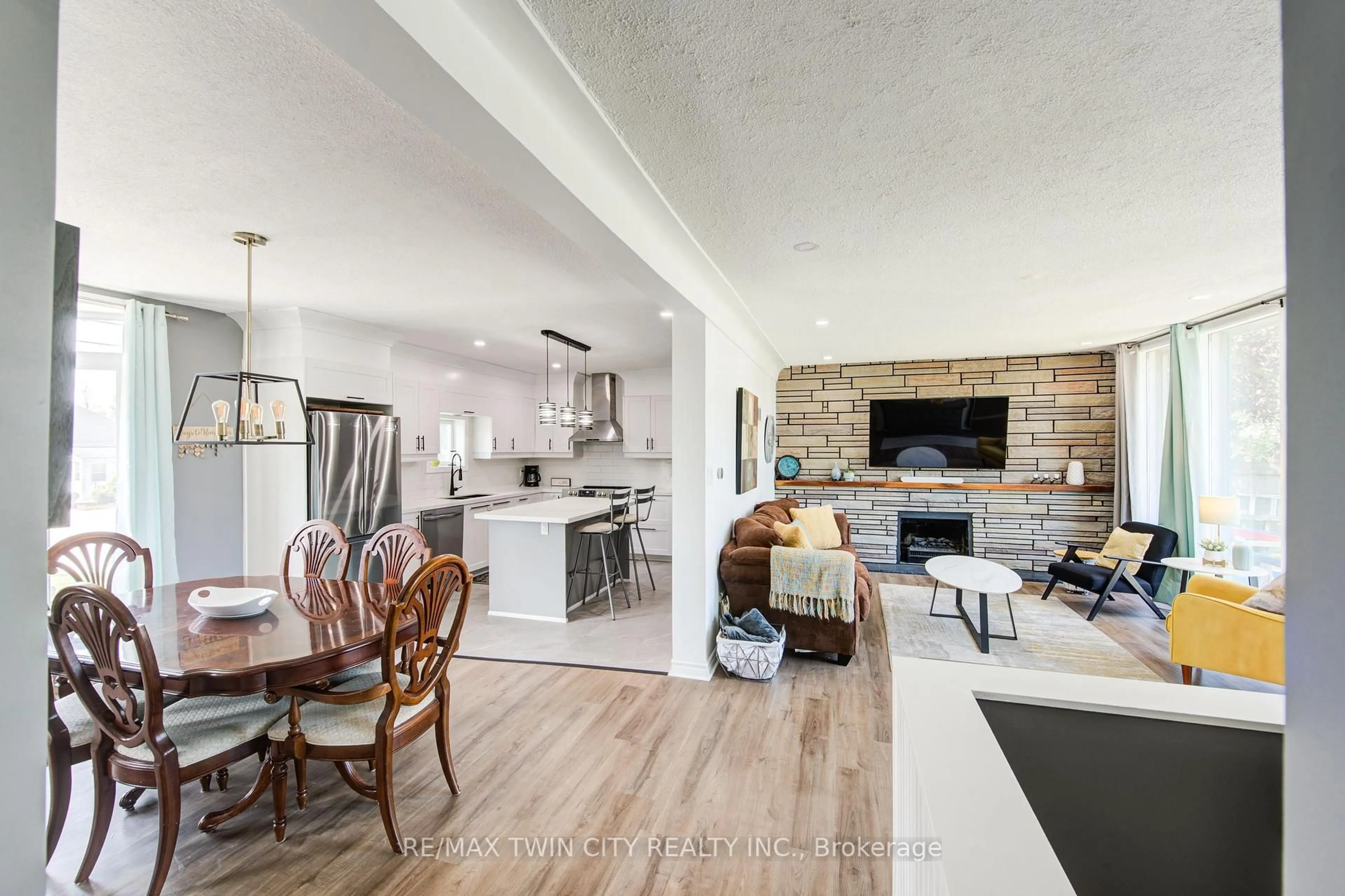 Open concept kitchen, unknown for 166 Elm St, St. Thomas Ontario N5R 1J3