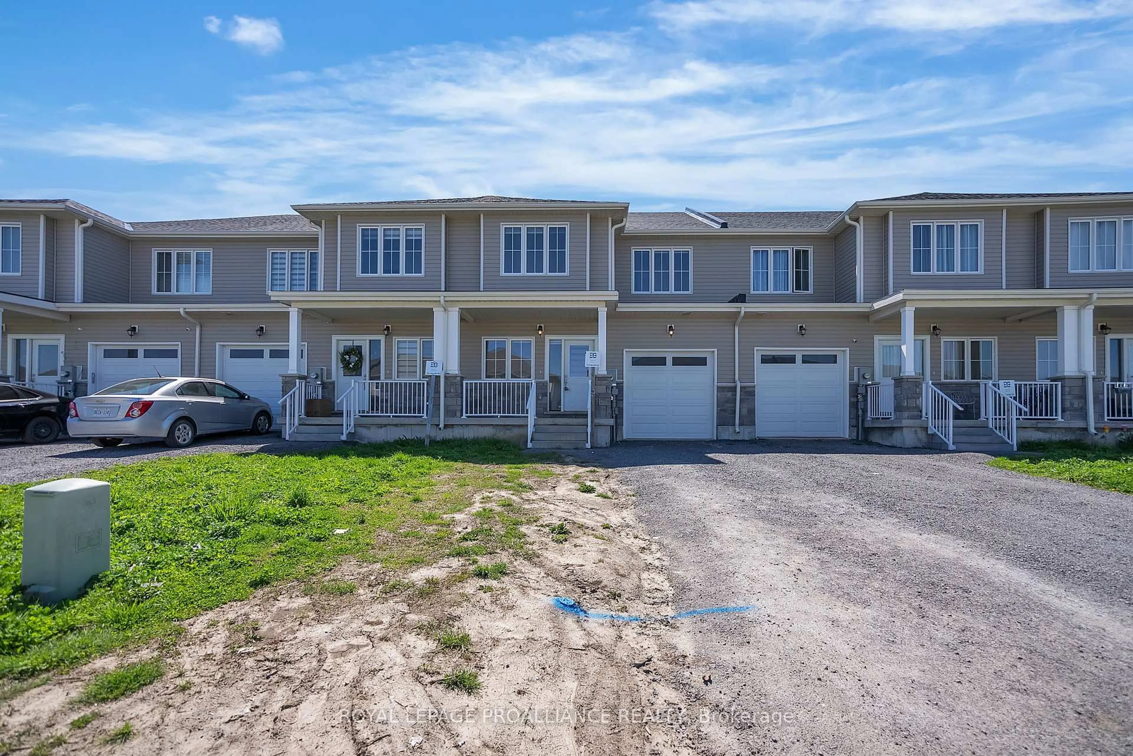 A pic from outside/outdoor area/front of a property/back of a property/a pic from drone, street for 34 Lincoln Dr, Belleville Ontario K8N 0T8