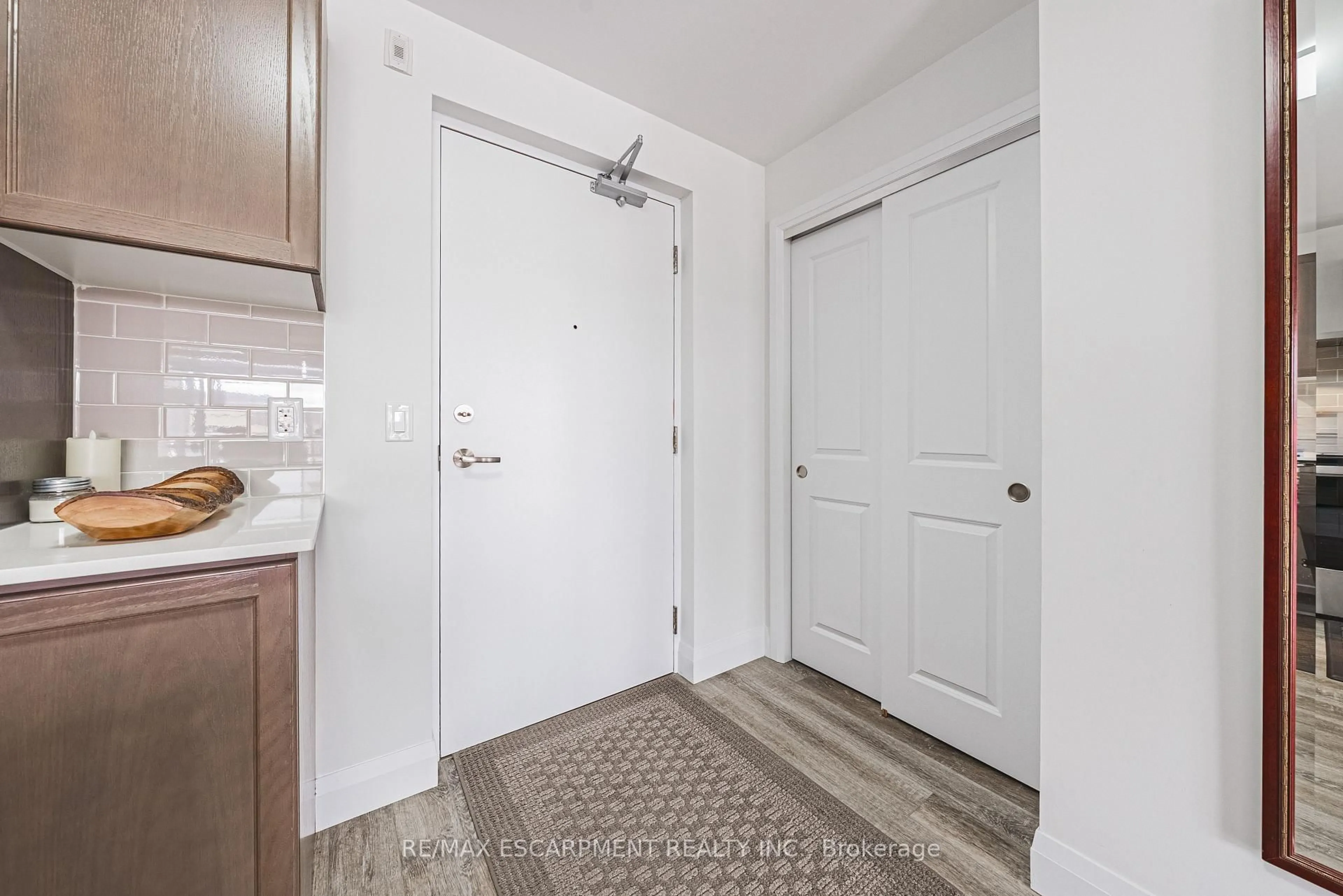 Indoor entryway for 1 Redfern Ave #215, Hamilton Ontario L9C 0E6