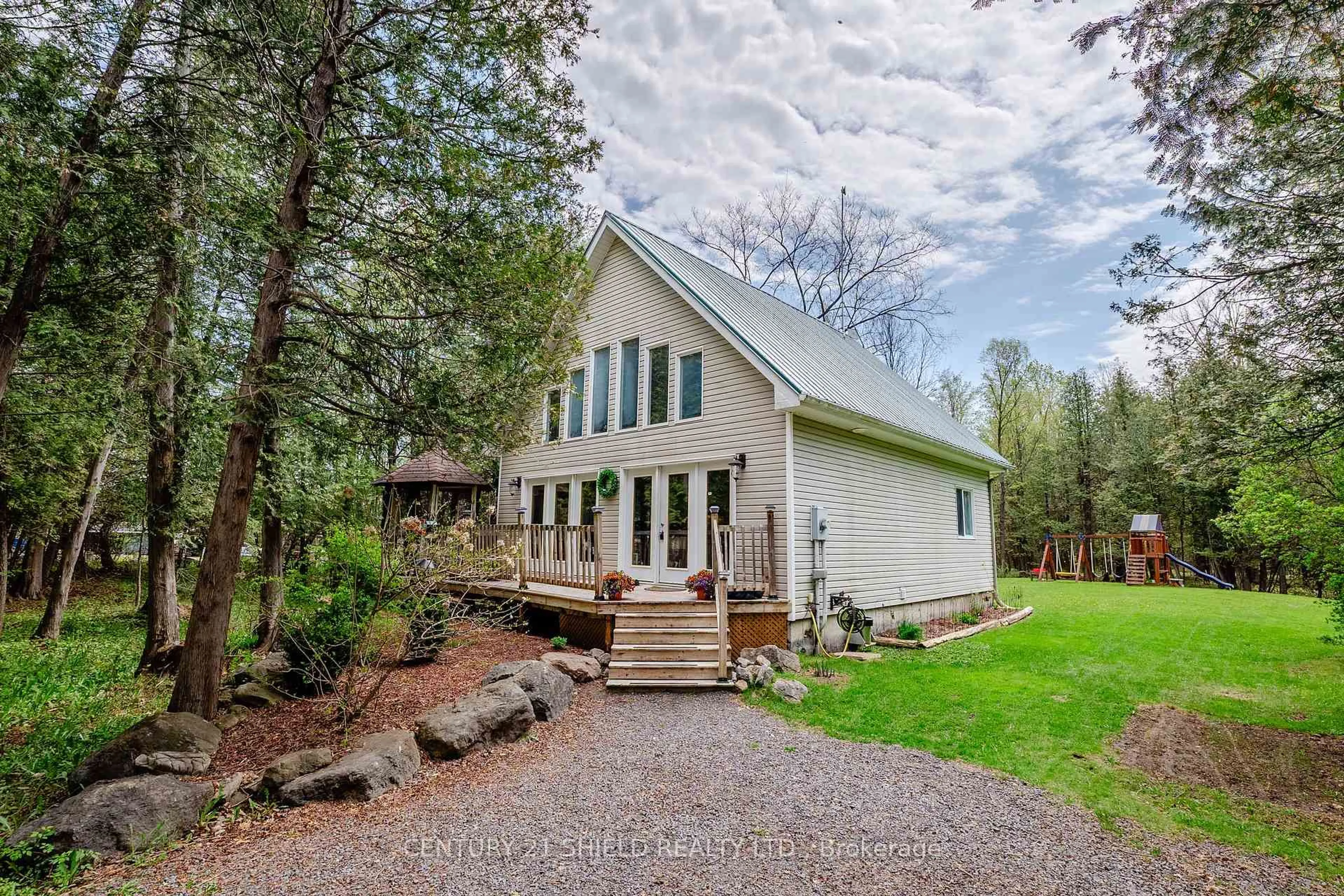 Home with vinyl exterior material, unknown for 17670 CAMERON Rd, South Stormont Ontario K0C 2A0