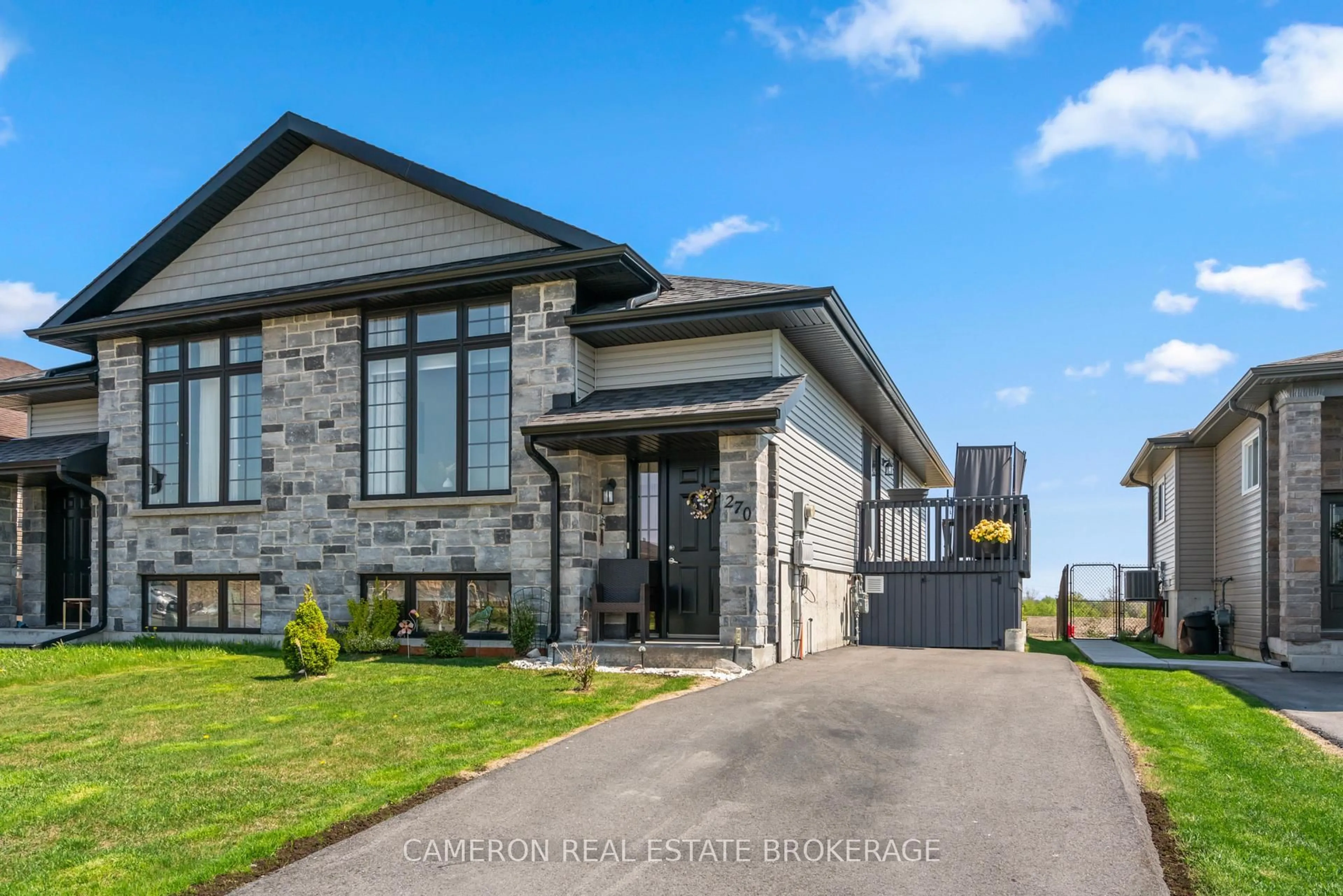 Home with brick exterior material, unknown for 270 Bellwood Dr, Cornwall Ontario K6H 0G9