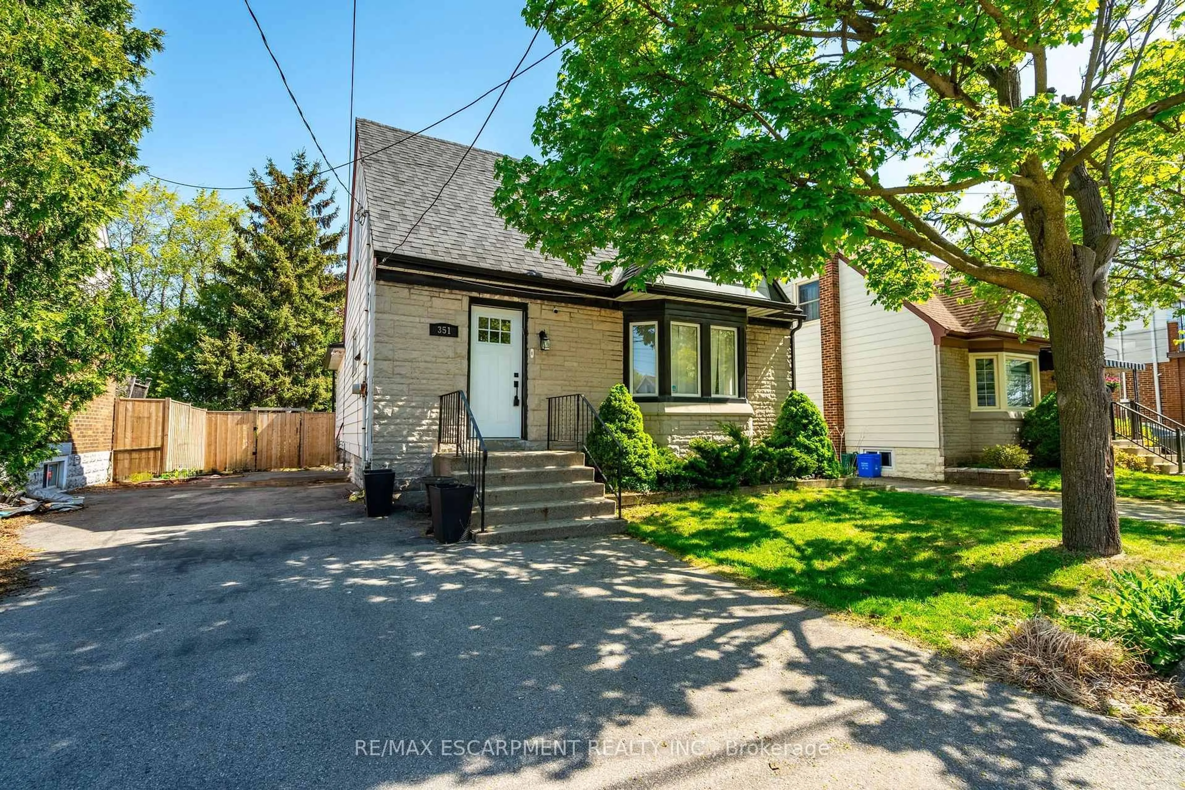 Unknown for 351 Queensdale Ave, Hamilton Ontario L9A 1L5