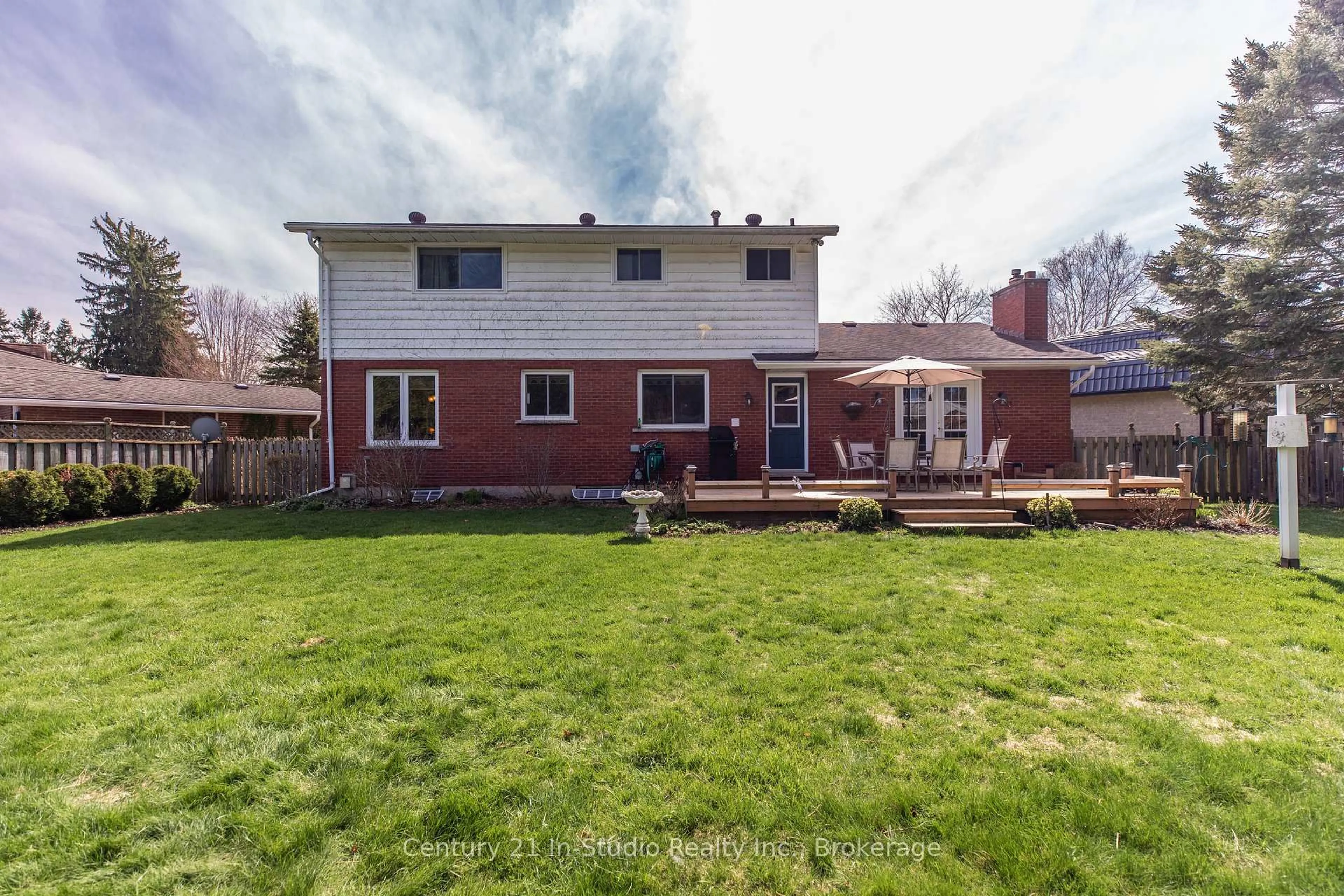 Unknown for 446 4th A St, Owen Sound Ontario N4K 3K1