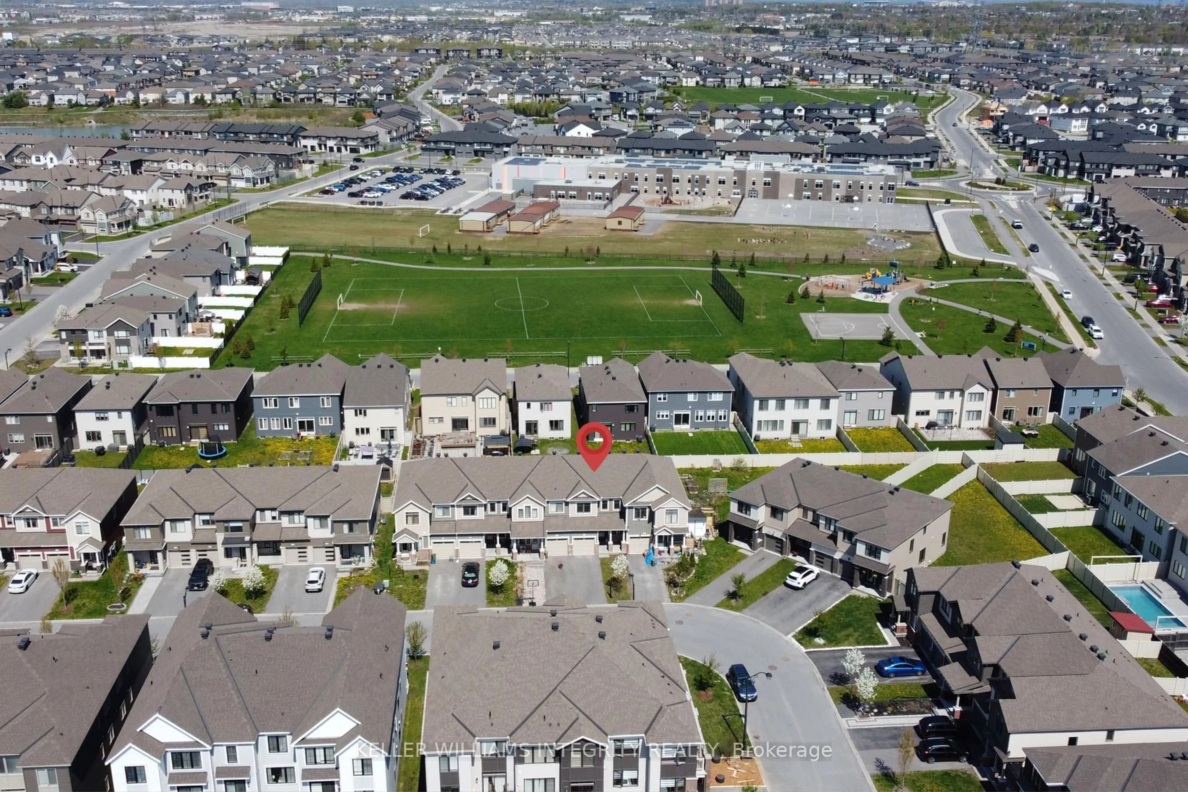 A pic from outside/outdoor area/front of a property/back of a property/a pic from drone, street for 125 Pictou Cres, Ottawa Ontario K2V 0H2