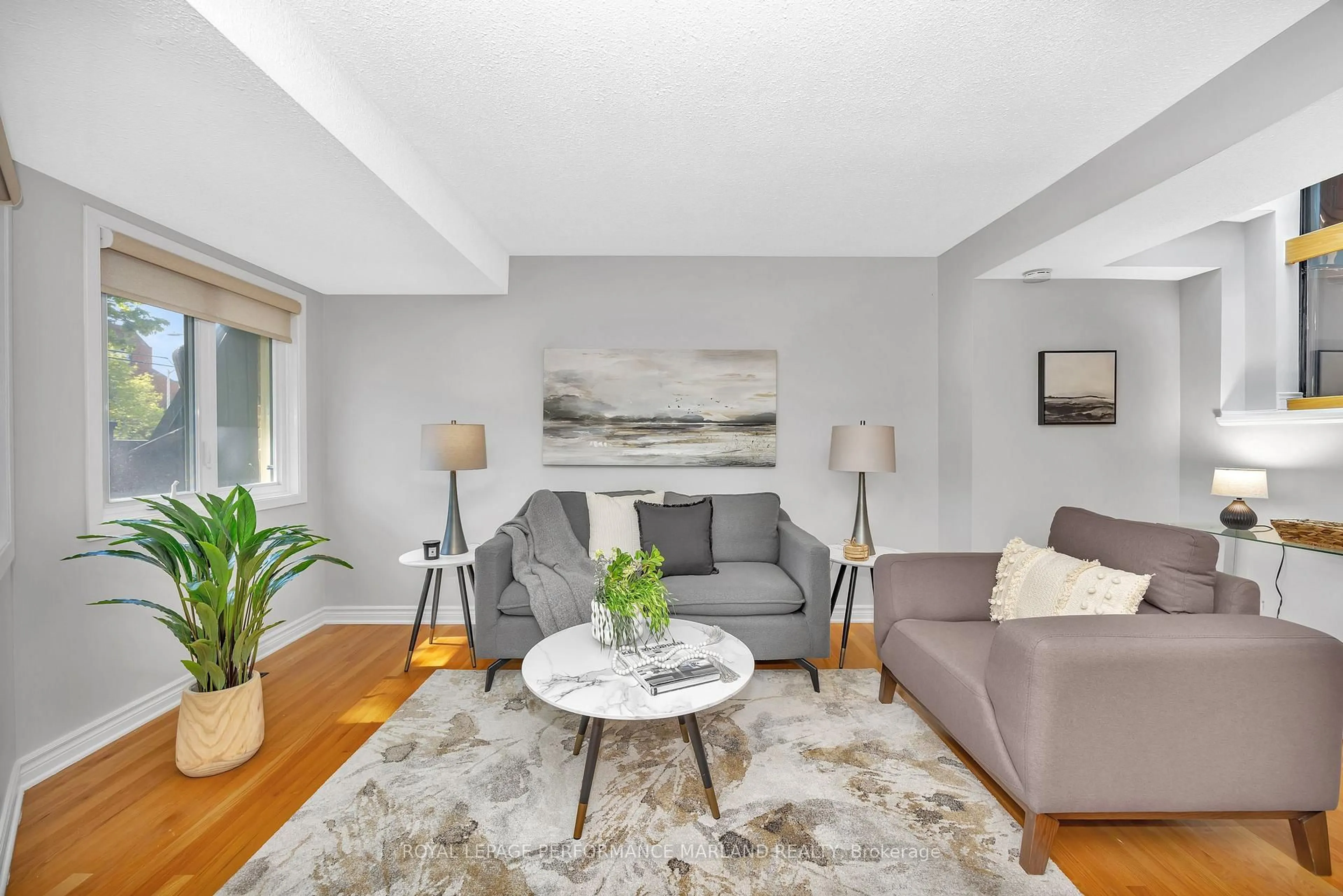 Living room with furniture, unknown for 27 Preston St, Ottawa Ontario K1R 7V6