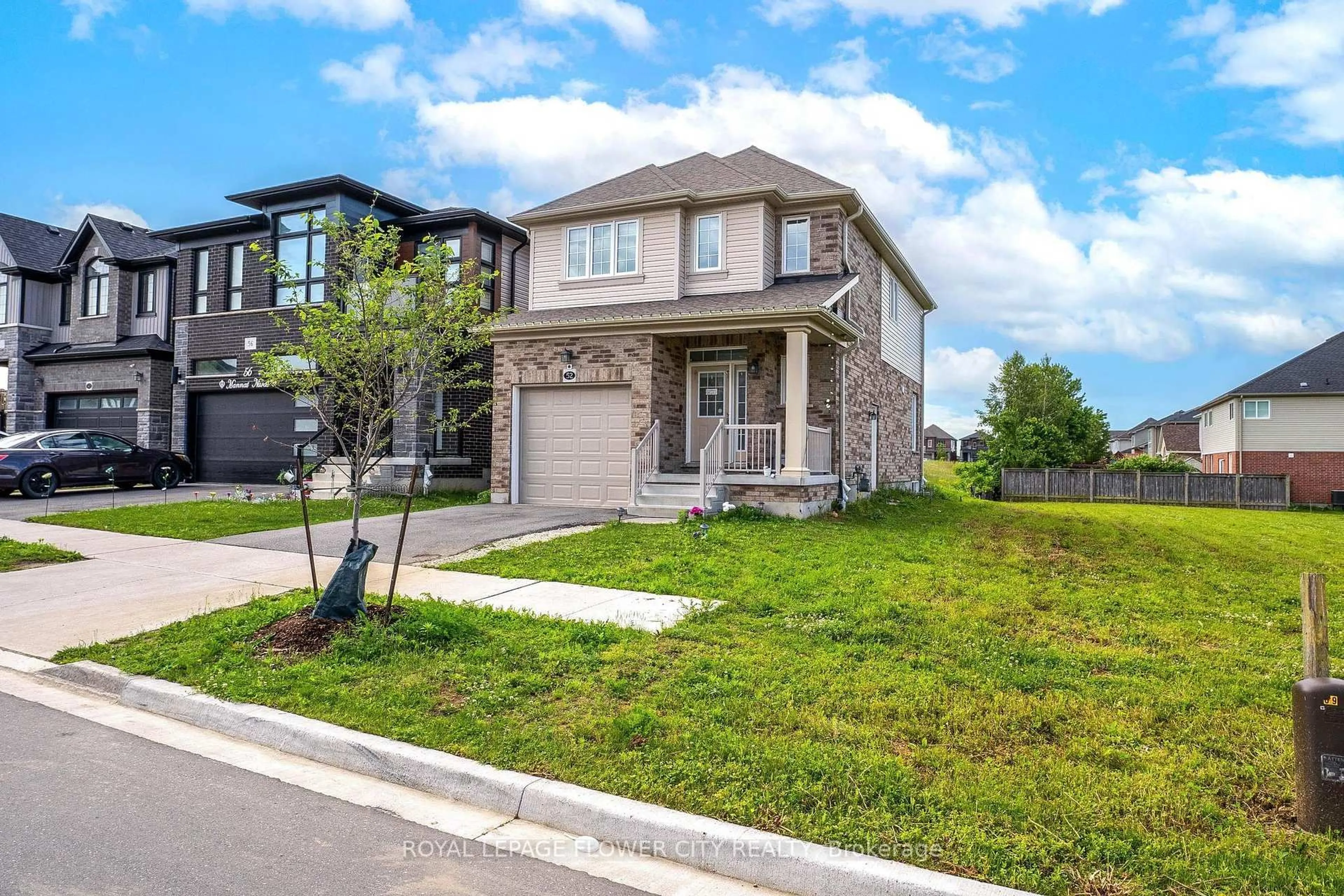 A pic from outside/outdoor area/front of a property/back of a property/a pic from drone, street for 52 Monarch woods Dr, Kitchener Ontario N2P 2Y9