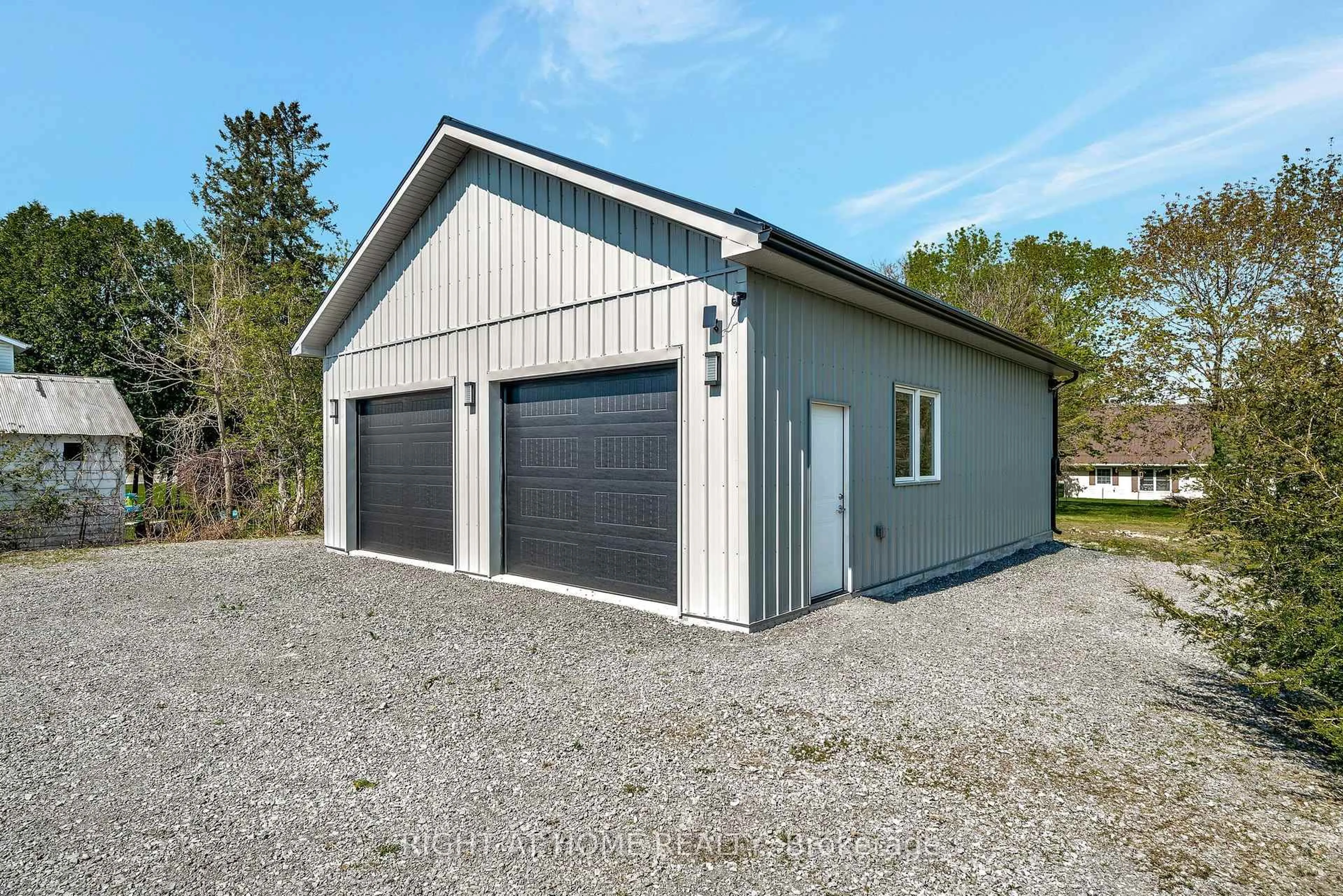 Indoor garage for 108 Forsyth St, Limoges Ontario K0K 2M0
