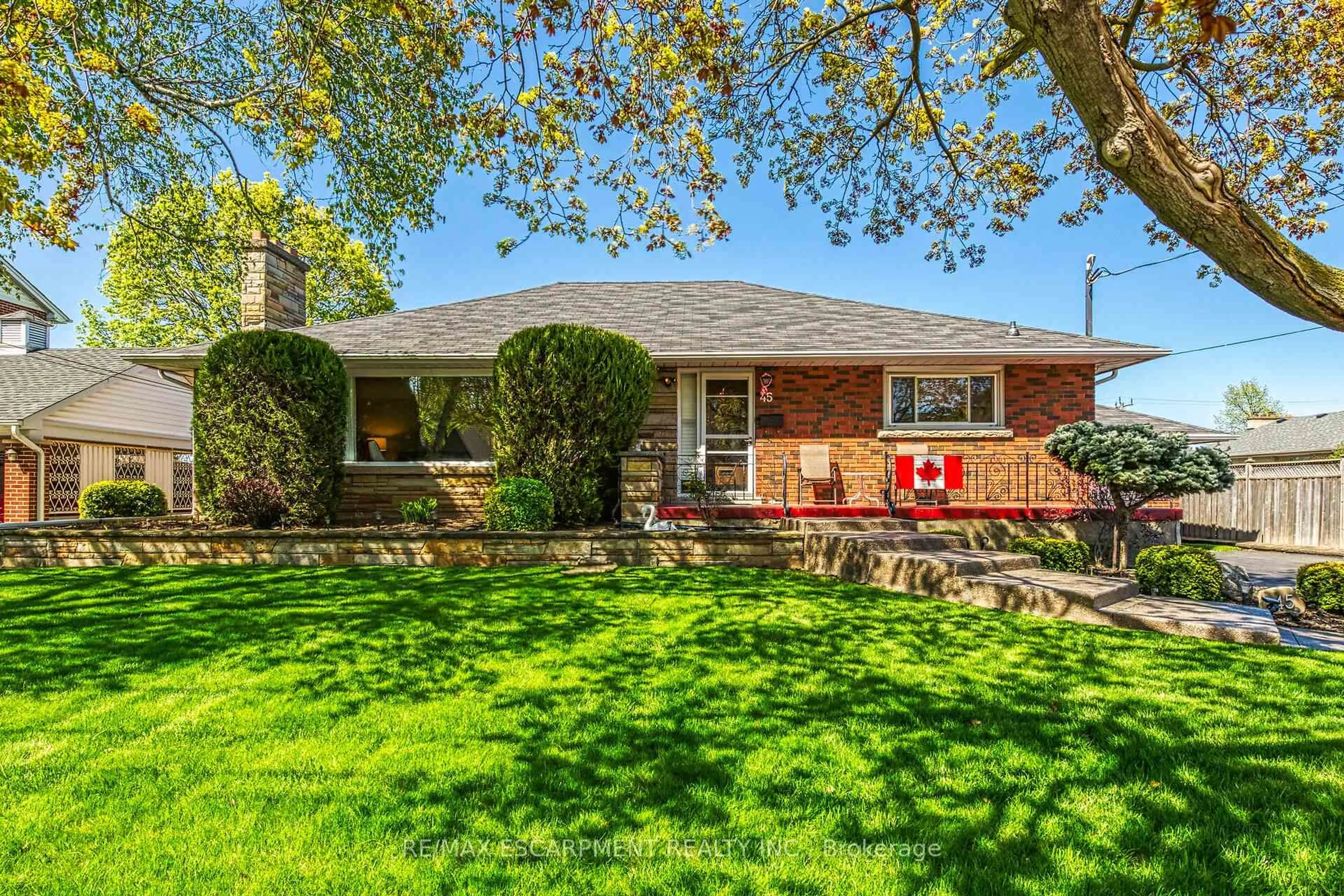 Unknown for 45 James Ave, Hamilton Ontario L8G 3K5
