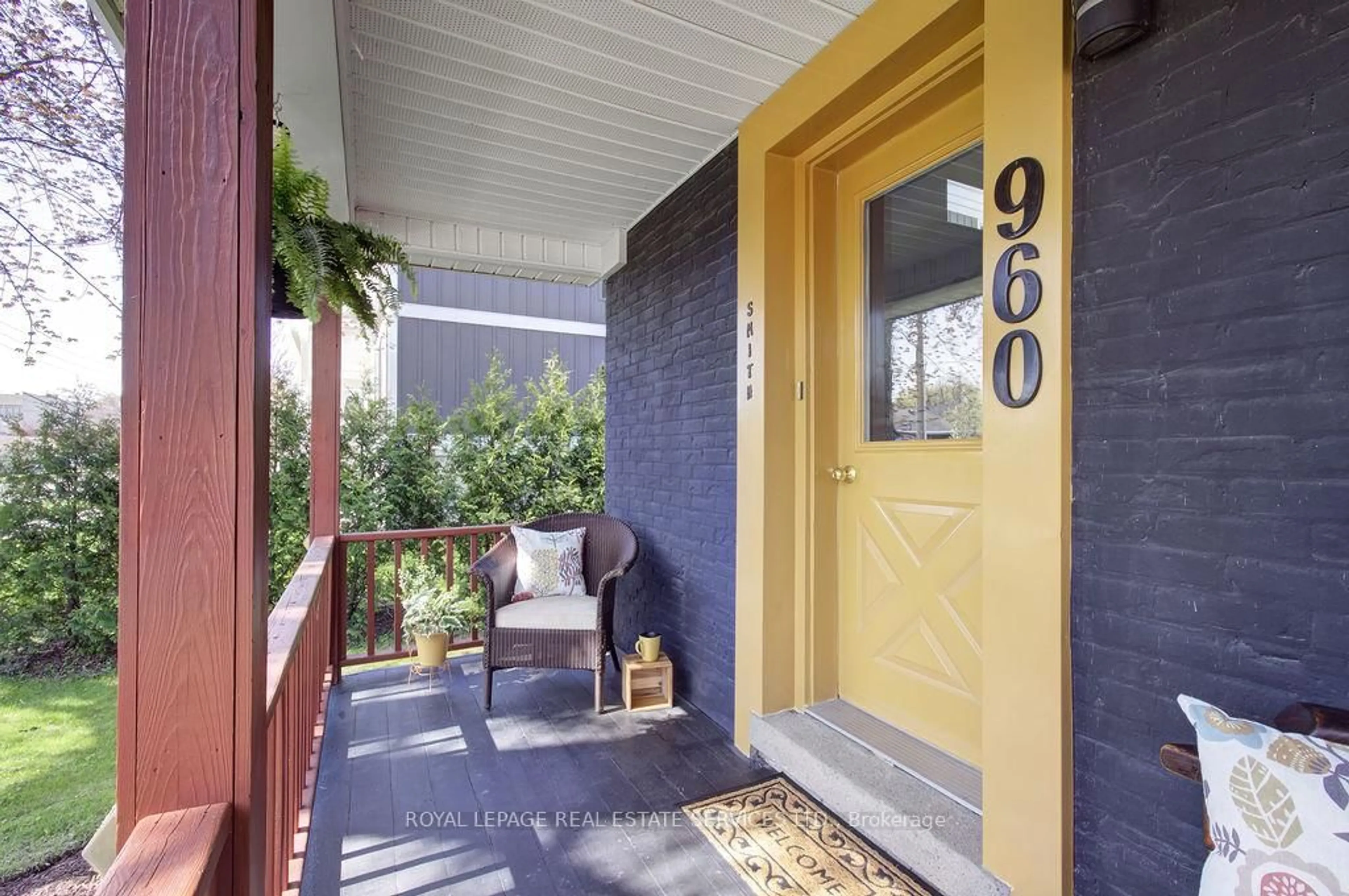 Indoor entryway for 960 Huron Terr, Kincardine Ontario N2Z 2Y1