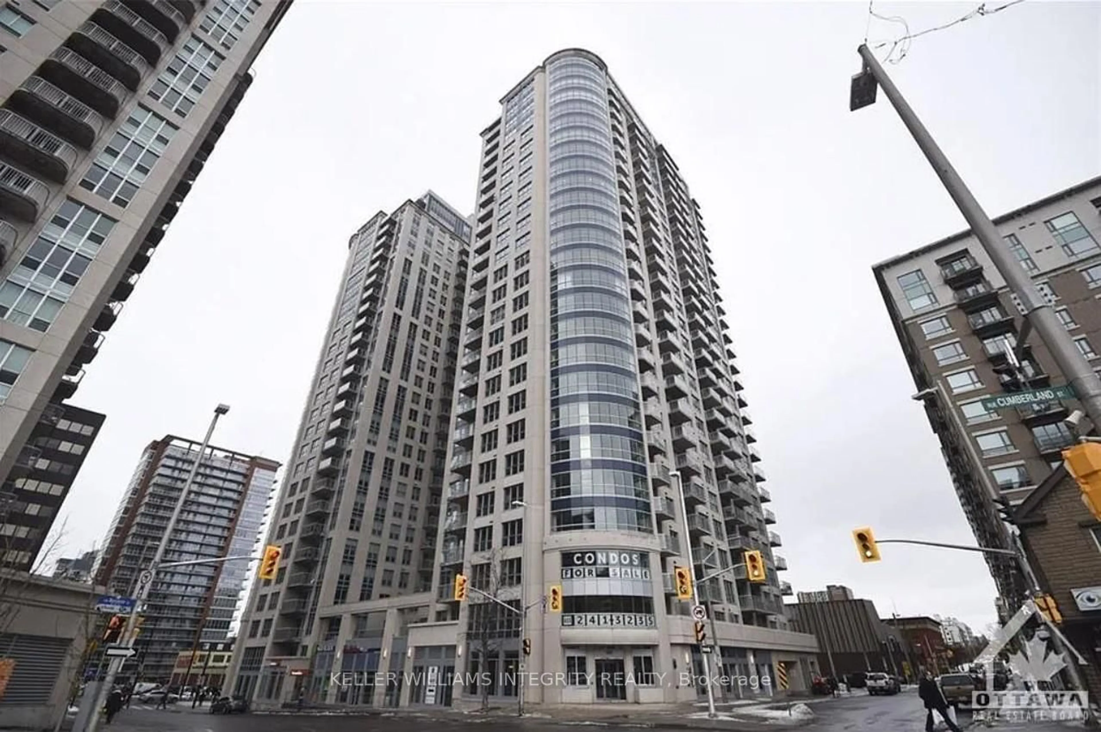 Indoor foyer for 195 Besserer St #2604, Ottawa Ontario K1N 0B6