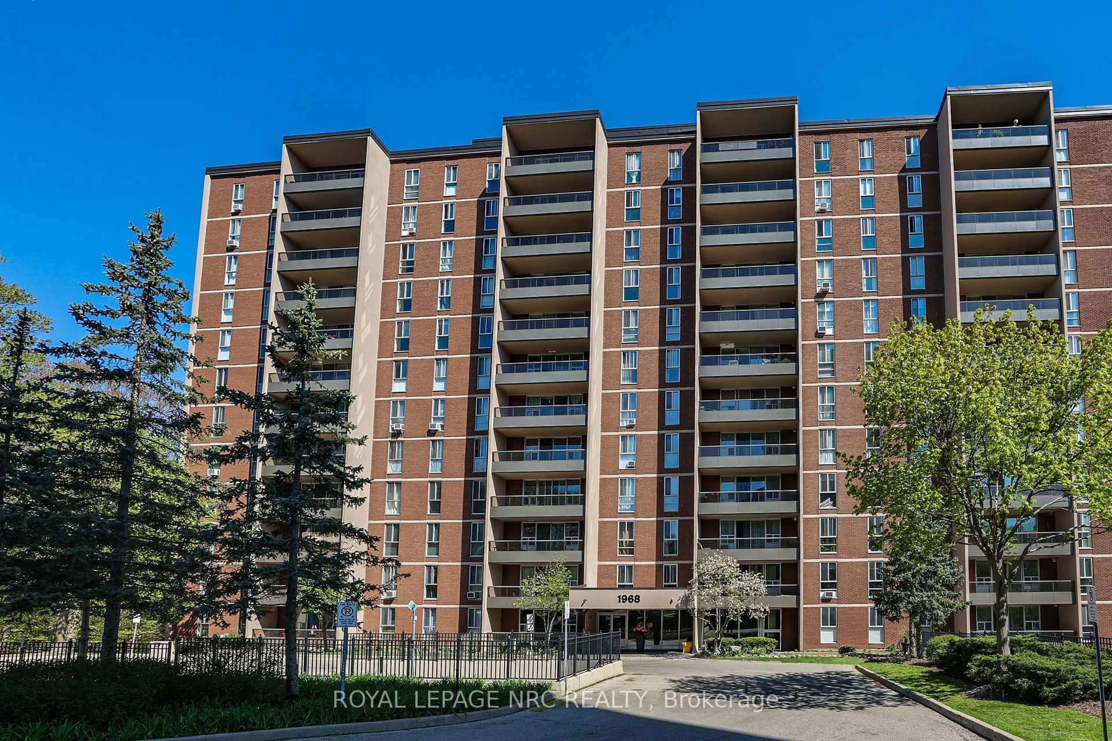 Unknown for 1968 Main St #303, Hamilton Ontario L8S 1J7