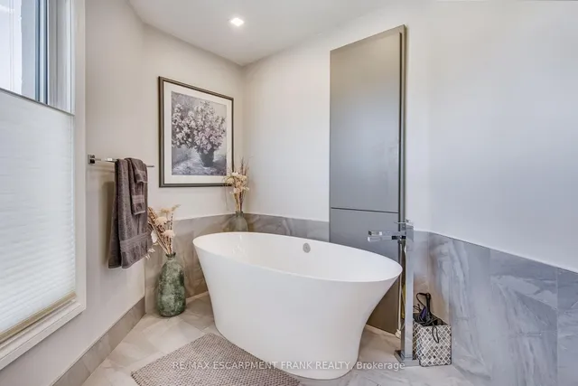 Additional property image - 59 Elodia Crt