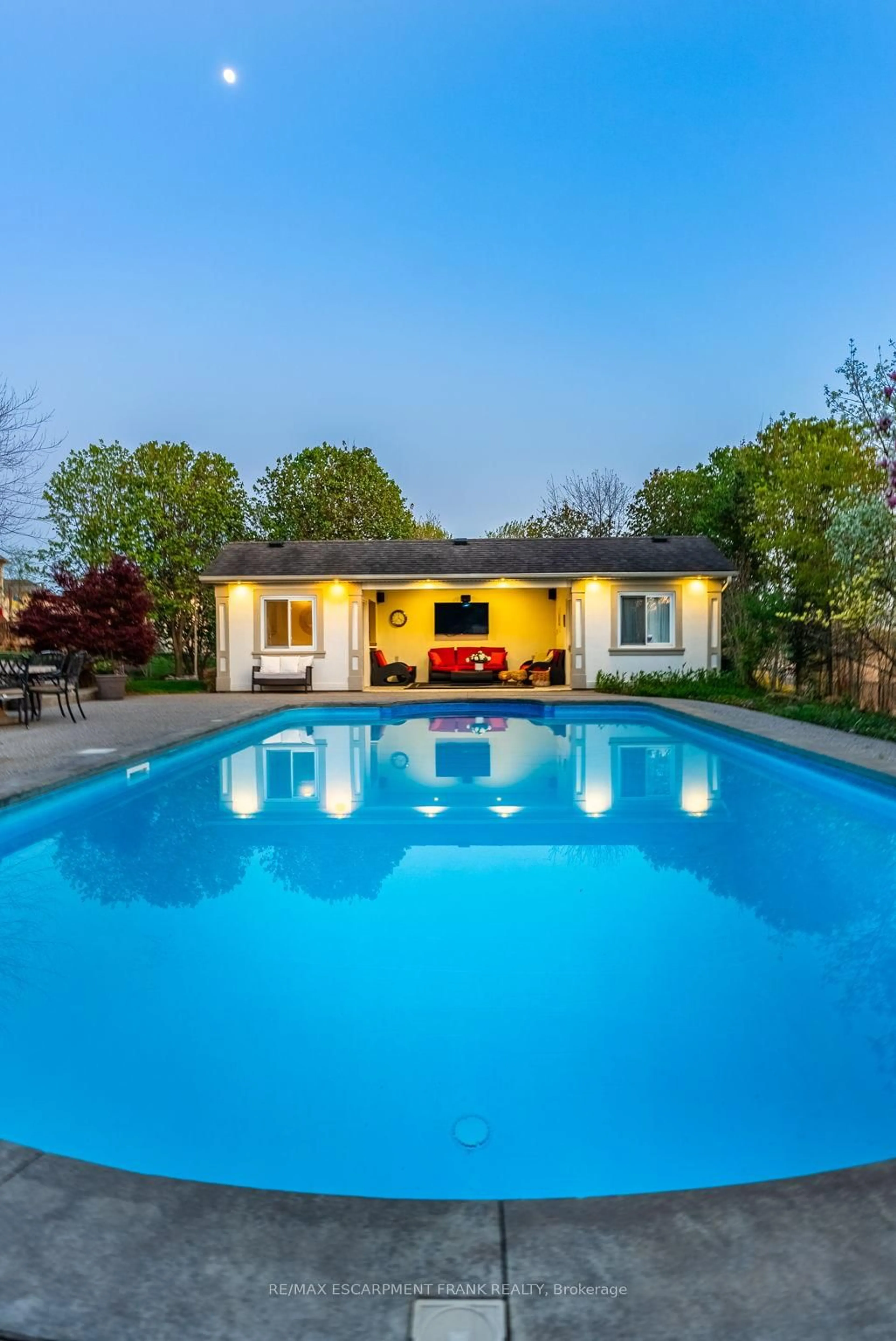 Pool for 59 Elodia Crt, Hamilton Ontario L9C 7R2