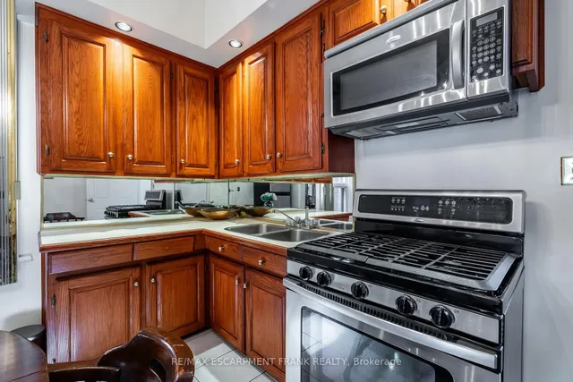 Additional property image - 244 HUGHSON St