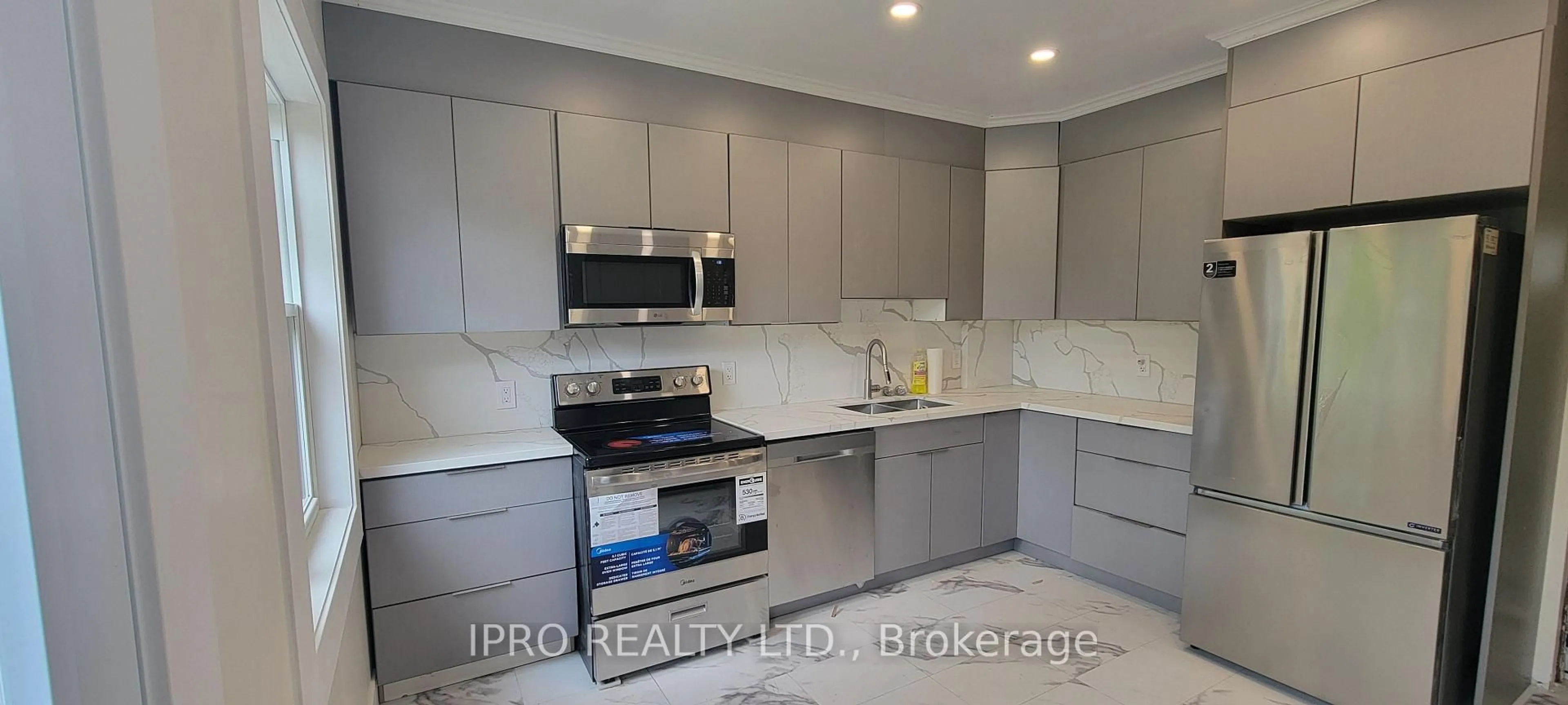 Open concept kitchen, ceramic/tile floor for 4869 Second Ave, Niagara Falls Ontario L2E 4H9