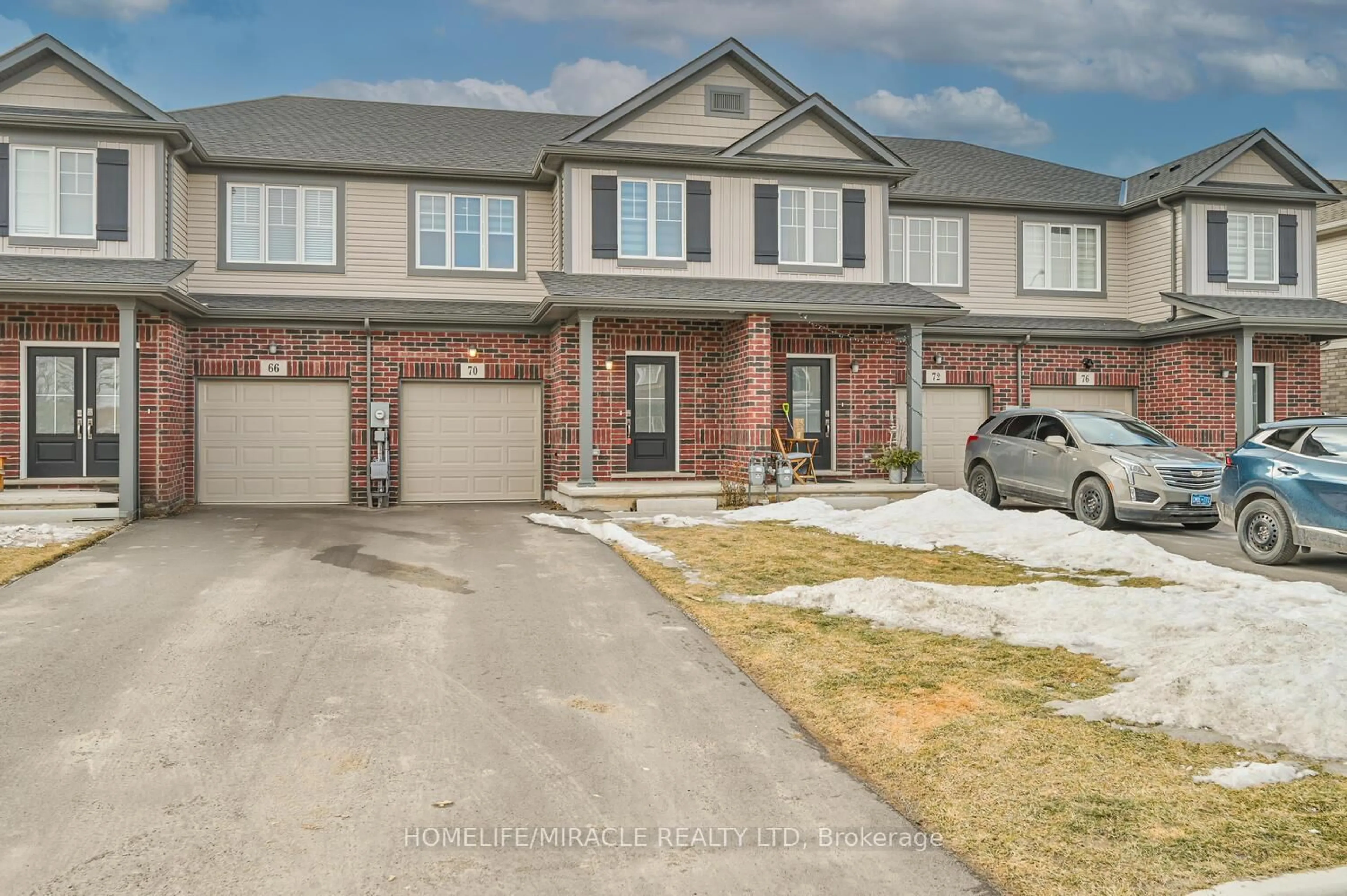 Home with brick exterior material, street for 70 Alicia Cres, Thorold Ontario L3C 7M5