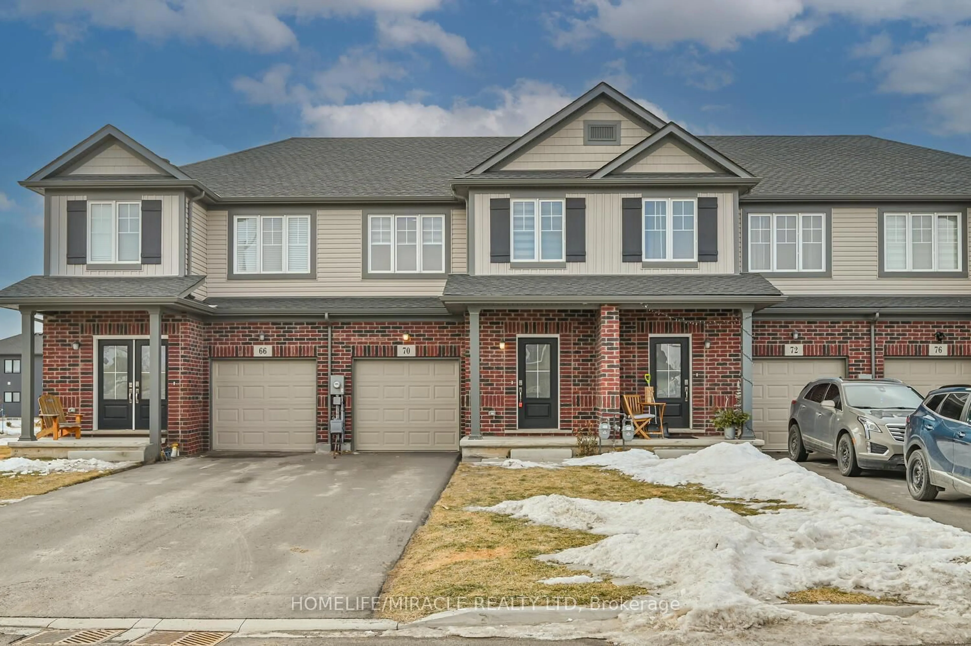 Home with brick exterior material, street for 70 Alicia Cres, Thorold Ontario L3C 7M5