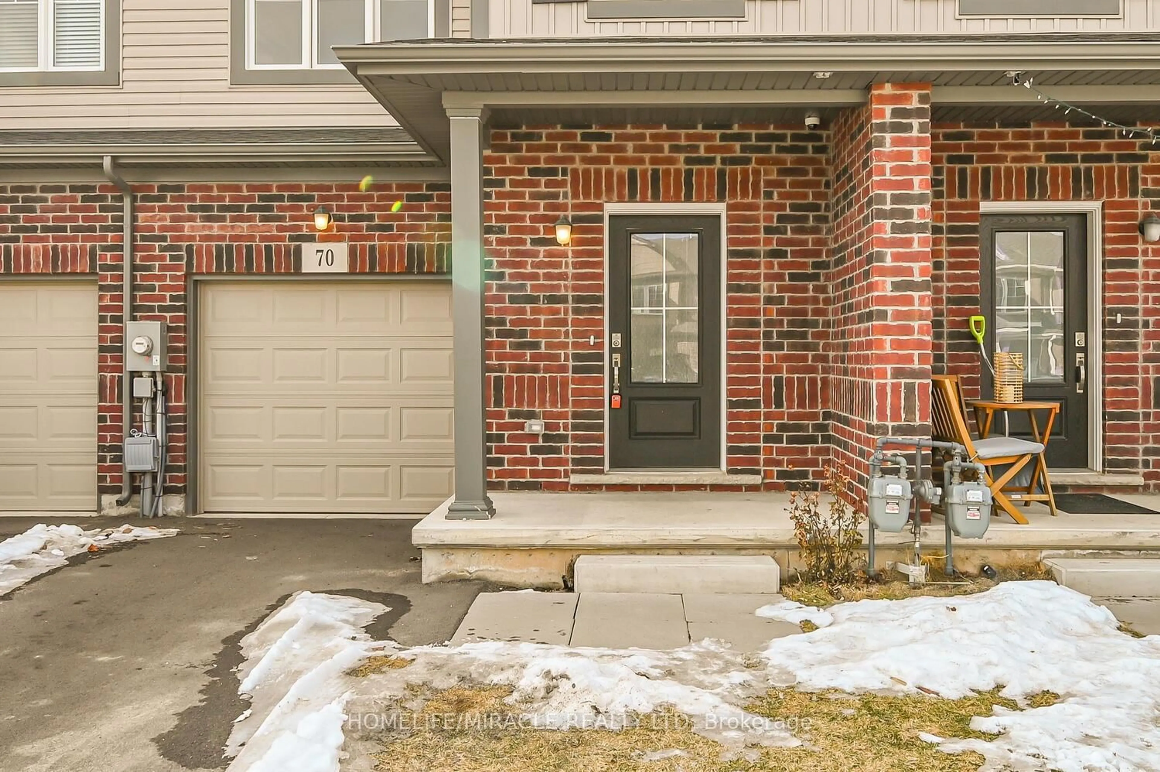 Home with brick exterior material, street for 70 Alicia Cres, Thorold Ontario L3C 7M5