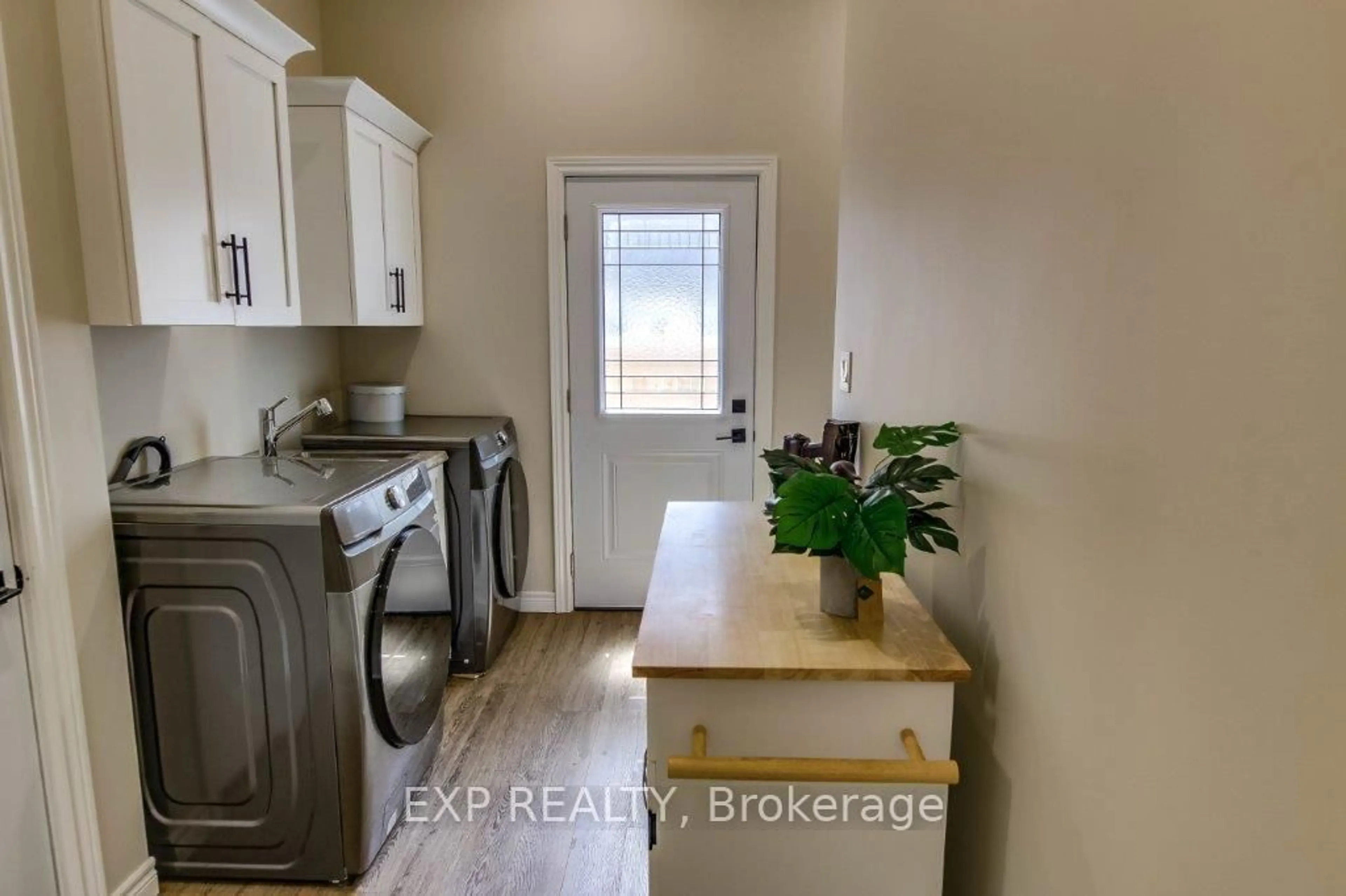 Laundry room for 16 Pintail Lane, Norfolk Ontario N0E 1M0