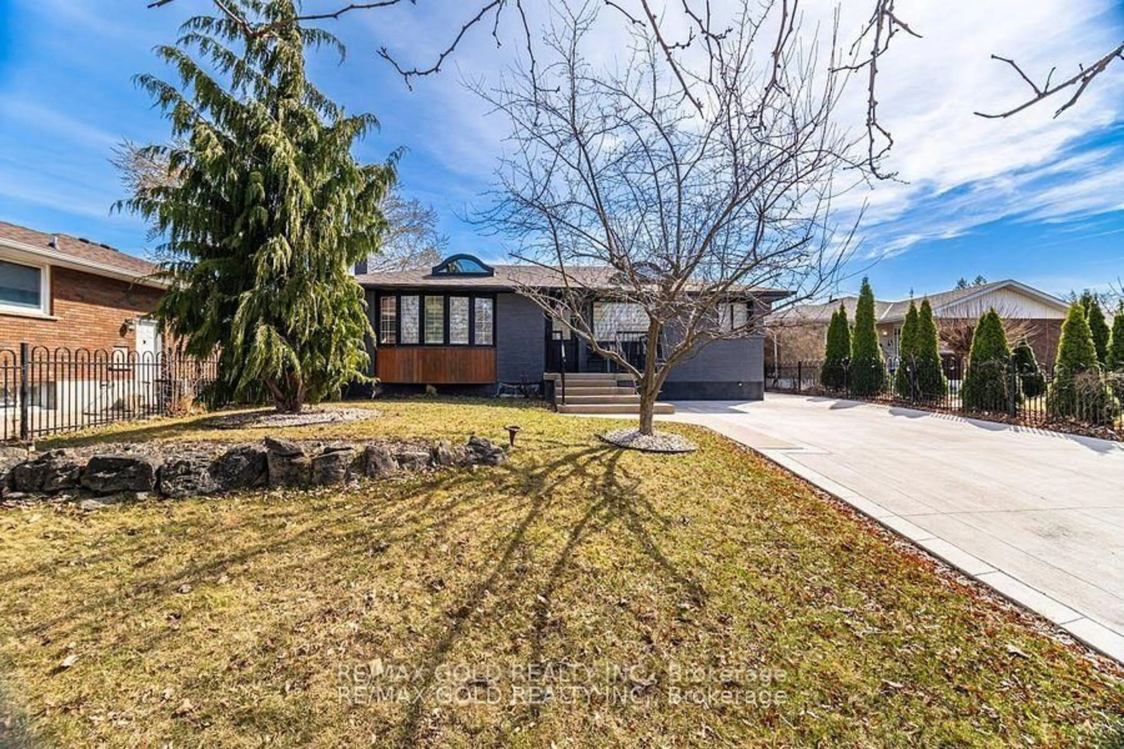 Unknown for 26 Hillgarden Rd, St. Catharines Ontario L2T 2W6