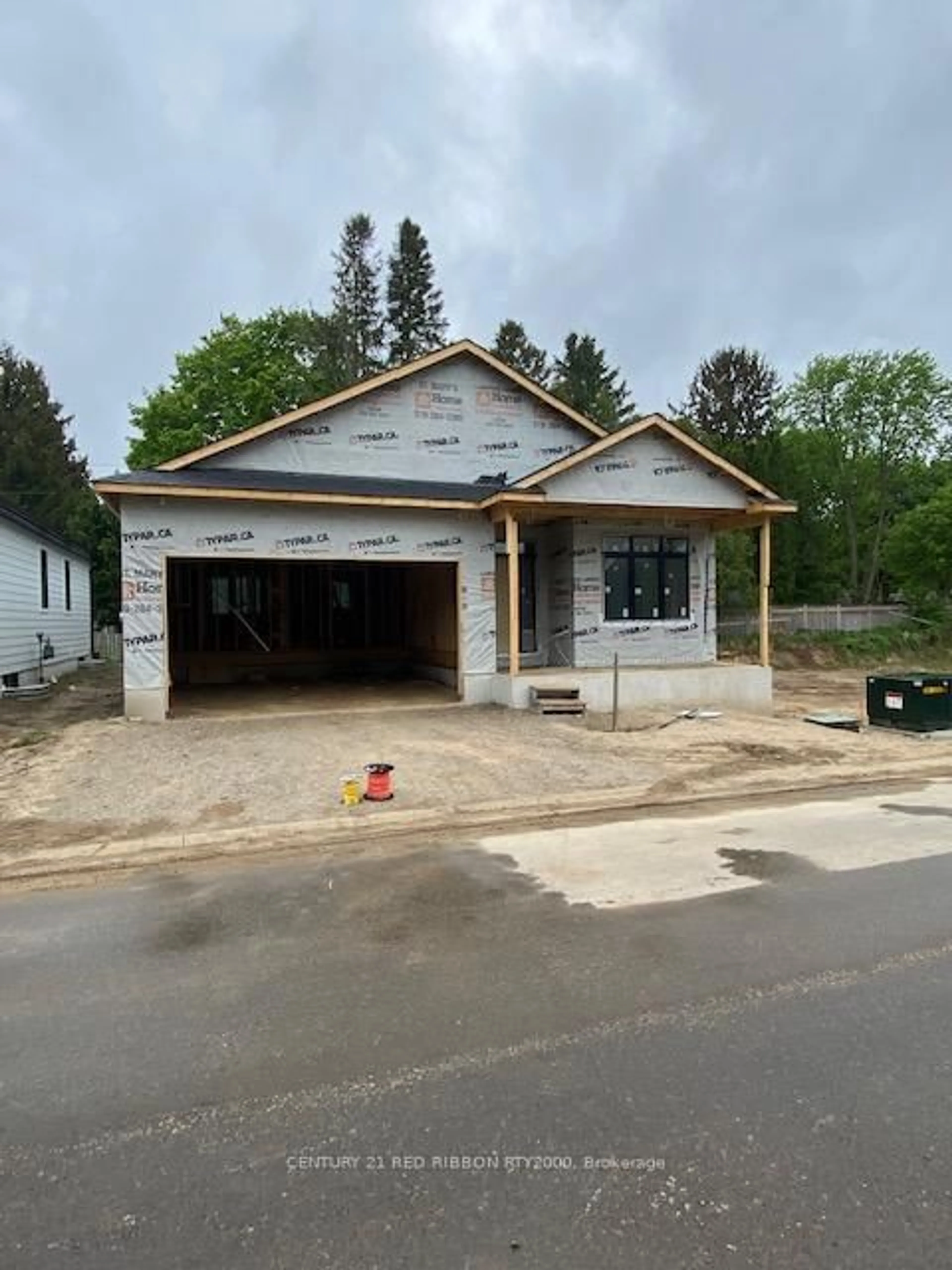 Unknown for 430 Head St #8, Strathroy Caradoc Ontario N7G 2K2