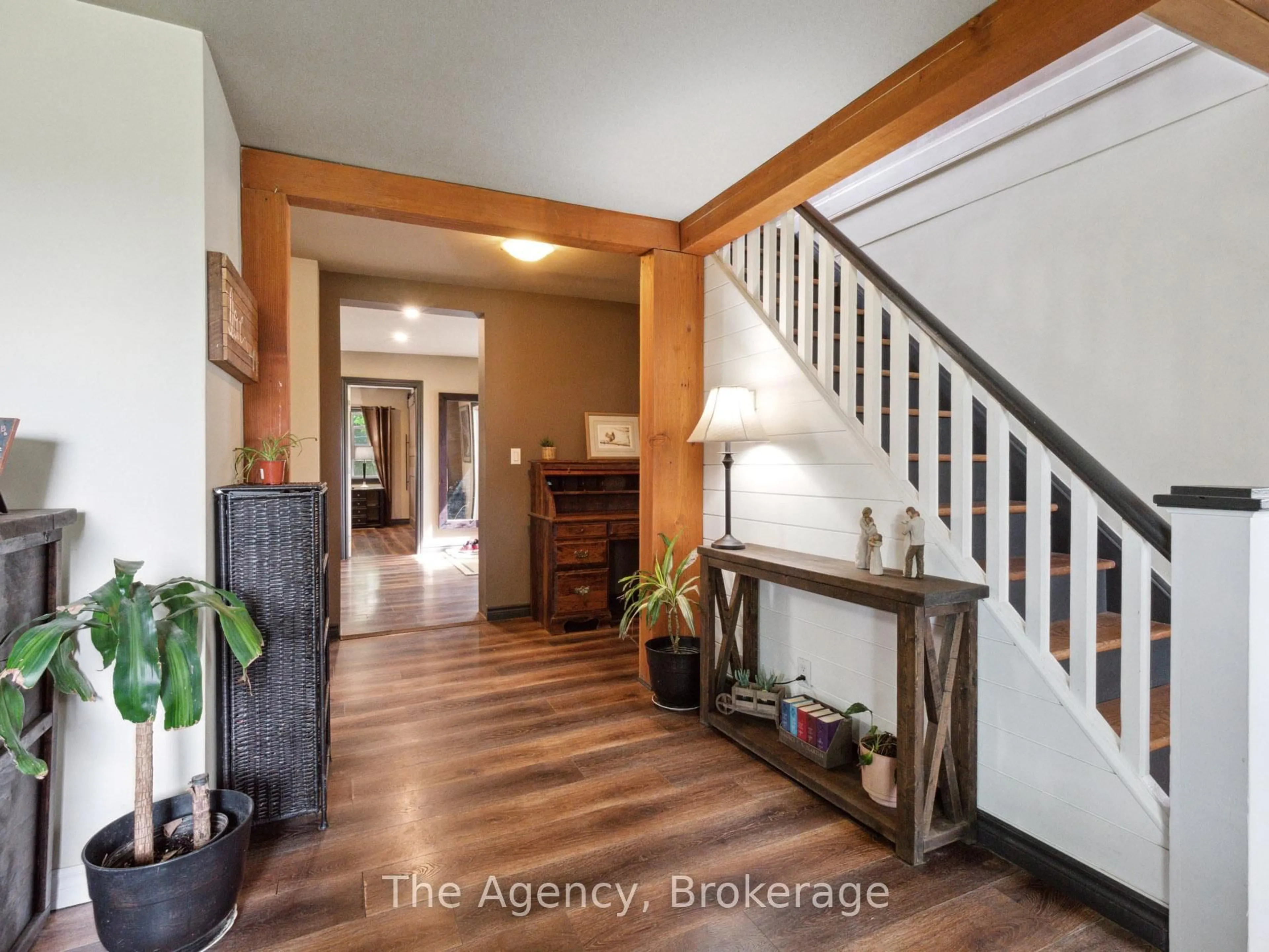 Indoor entryway for 83456 Old River Rd, Wainfleet Ontario L0R 2J0