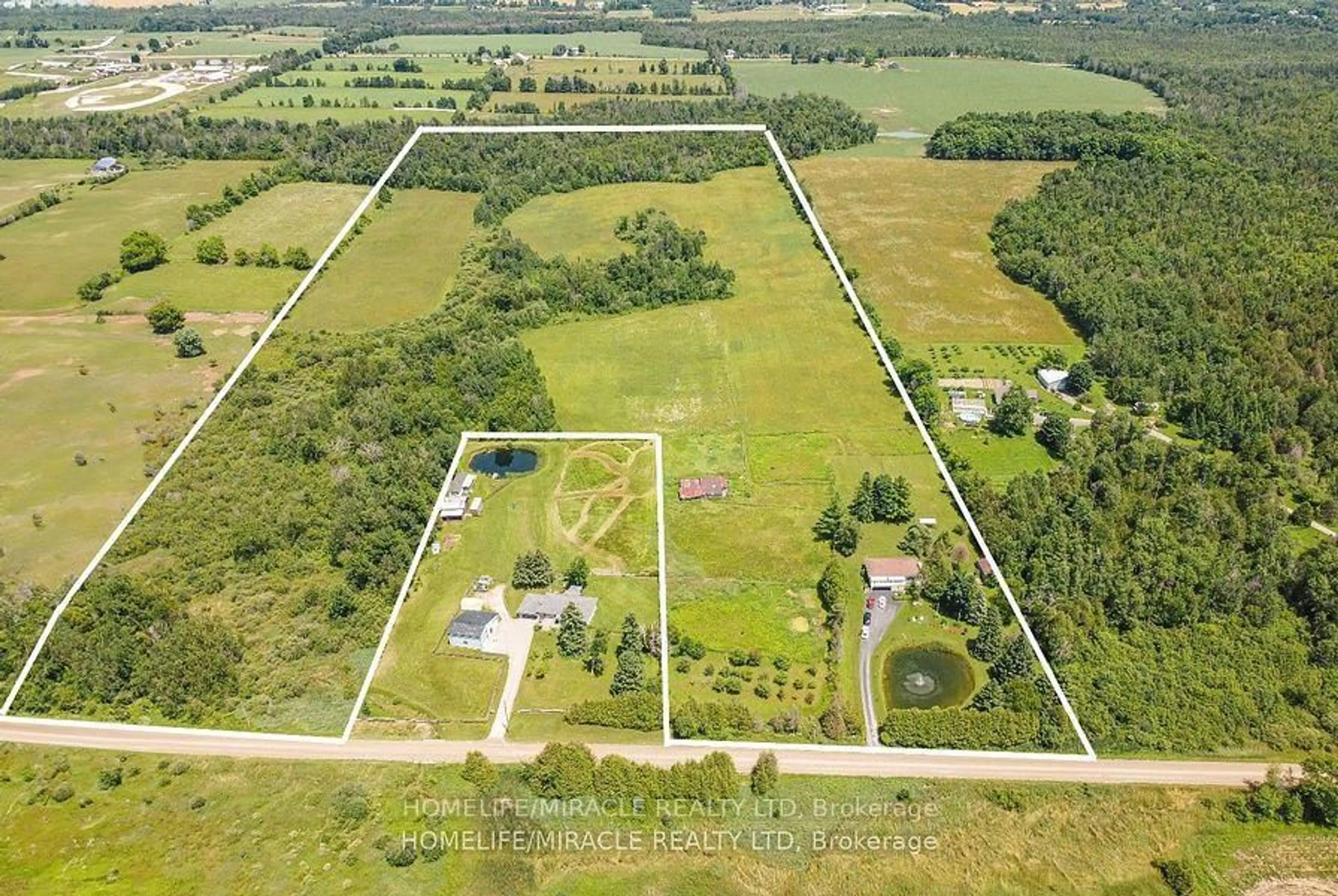 A pic from outside/outdoor area/front of a property/back of a property/a pic from drone, unknown for 5183 First Line, Erin Ontario L7J 2L9