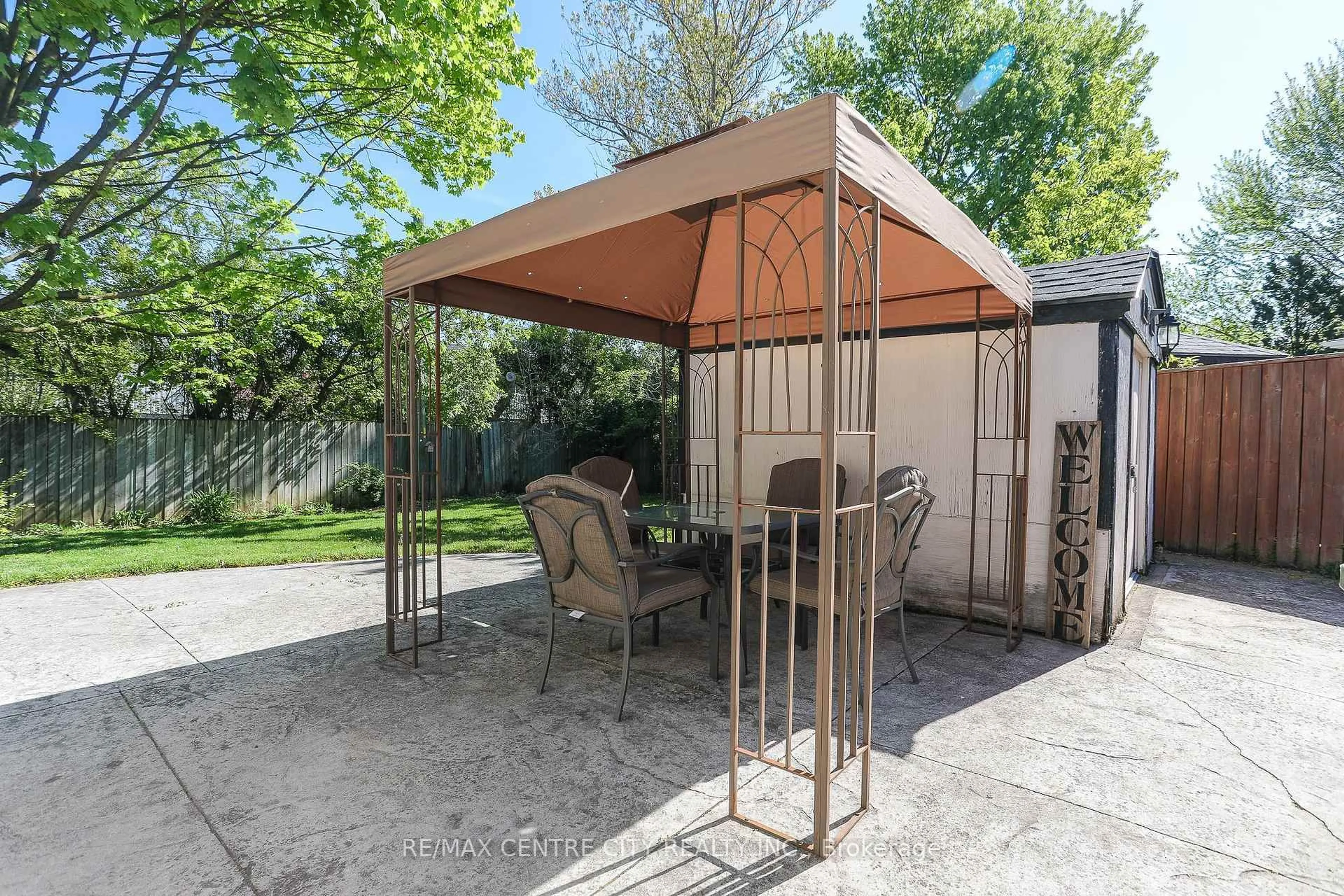 Patio, street for 44 Sparta St, St. Thomas Ontario N5R 5G9