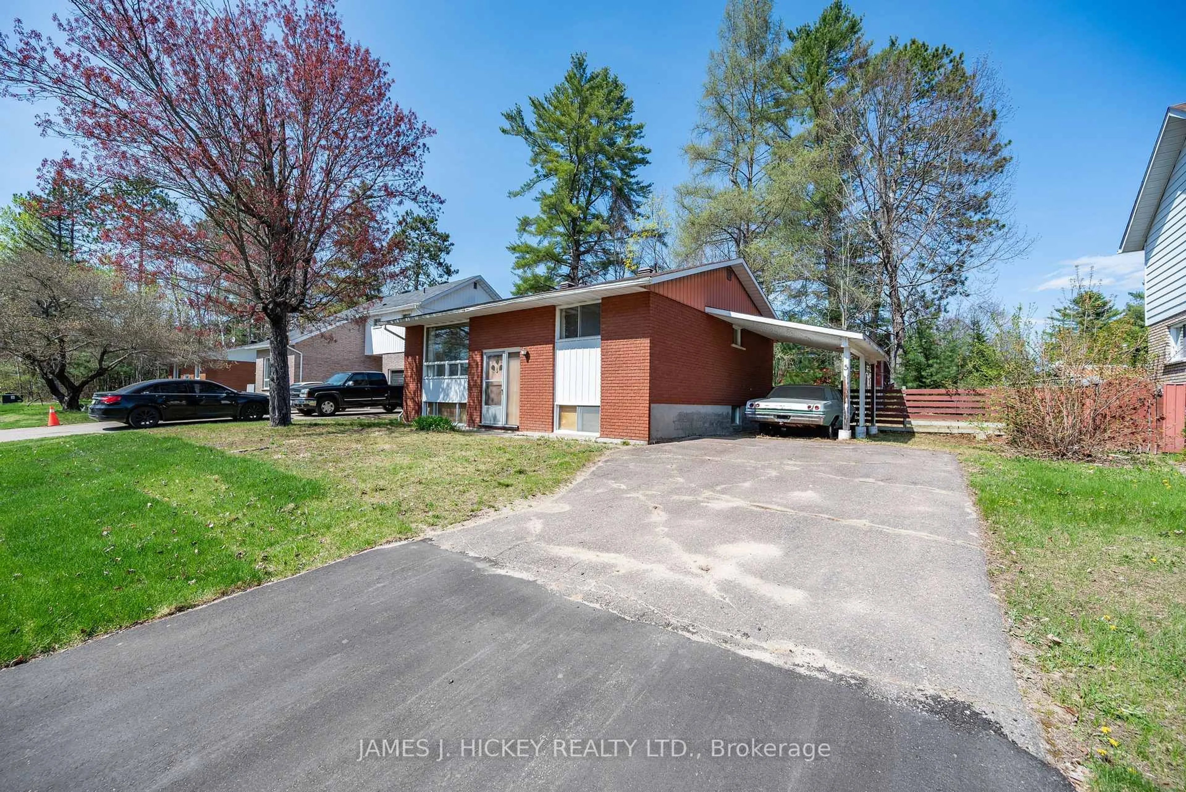 Unknown for 5 Hammond Crt, Deep River Ontario K0J 1P0