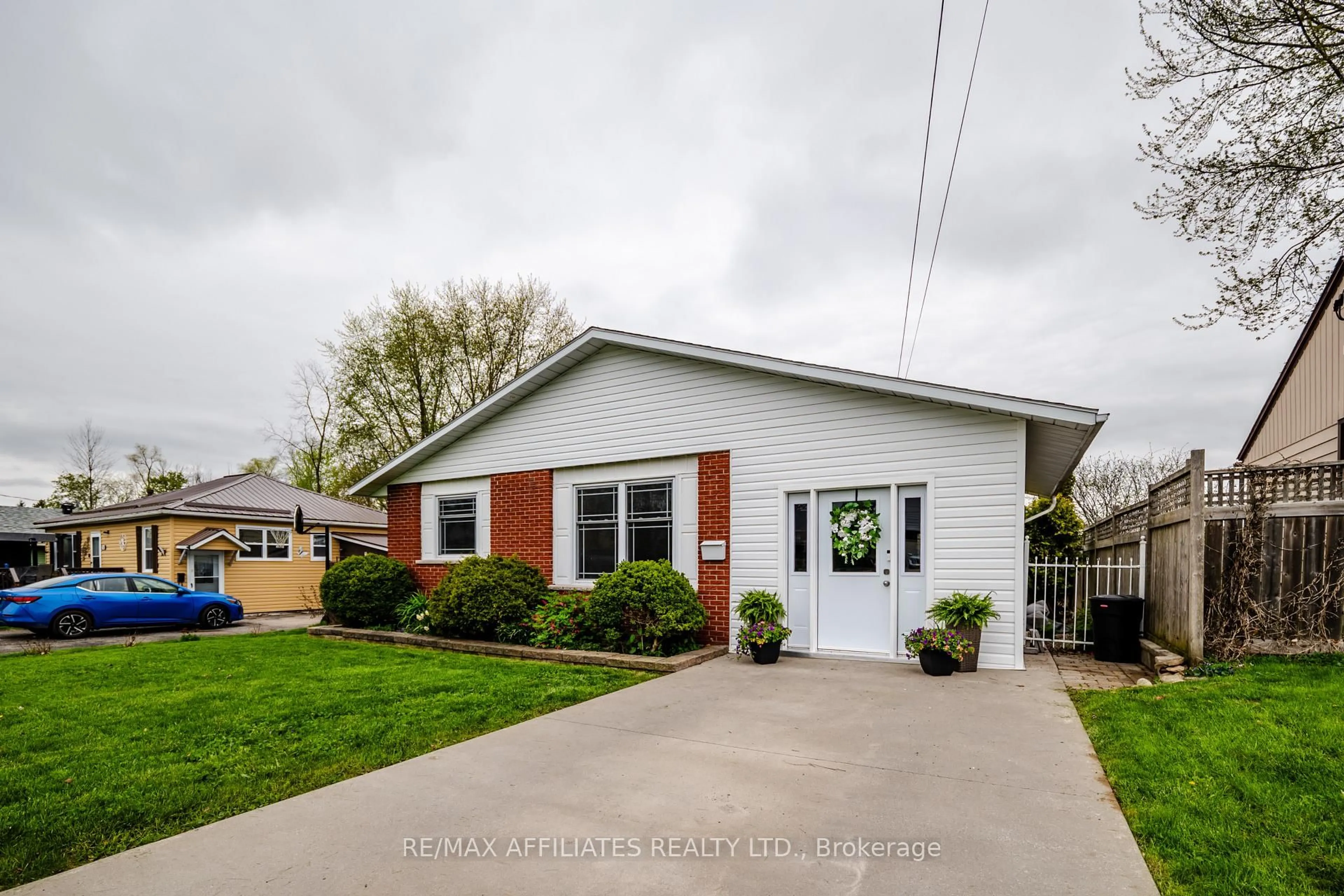 Home with brick exterior material, street for 16 Duke St, Brockville Ontario K6V 3J1