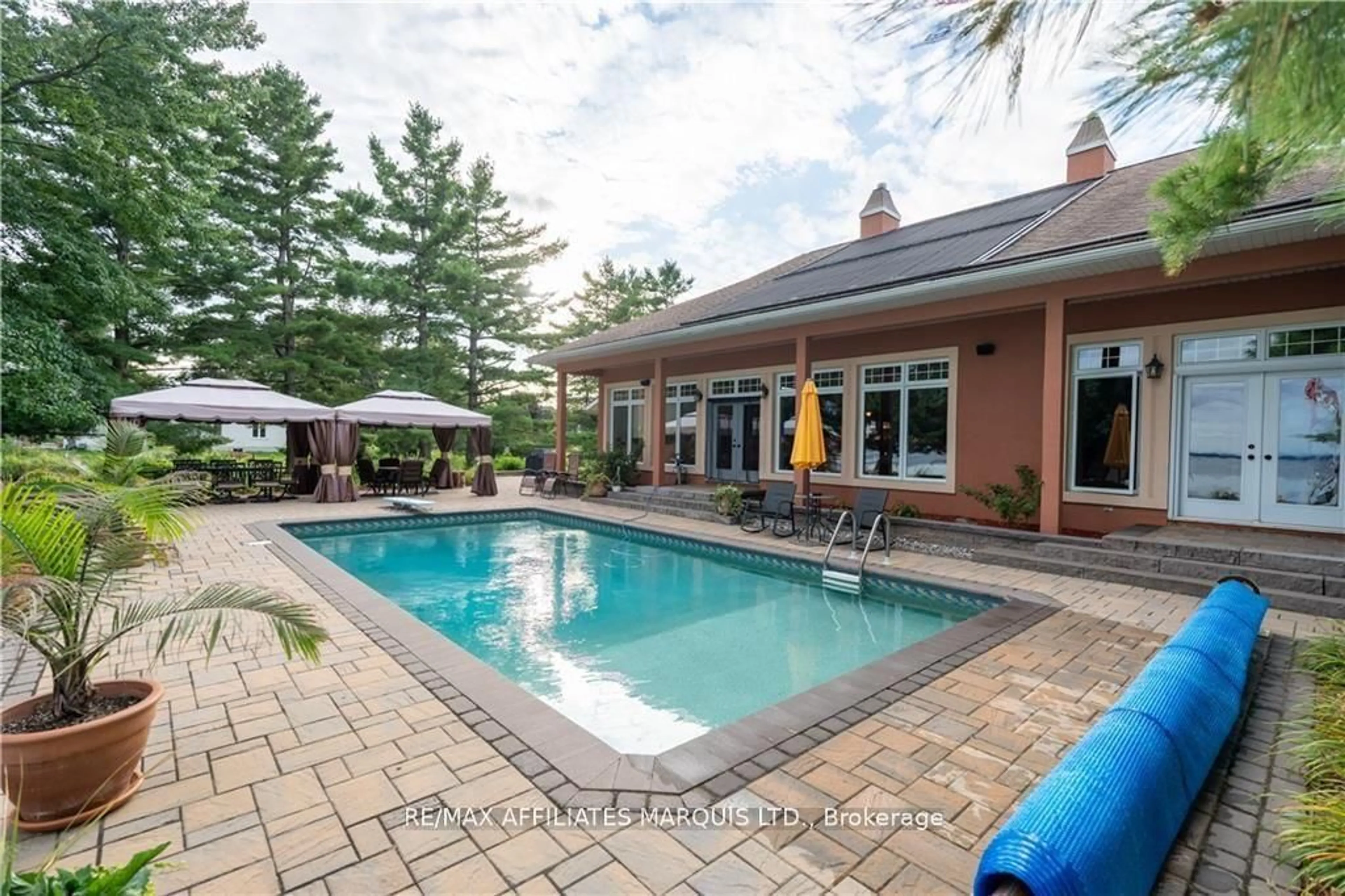 Pool for 20236 COUNTY ROAD 2 Rd, South Glengarry Ontario K0C 2E0