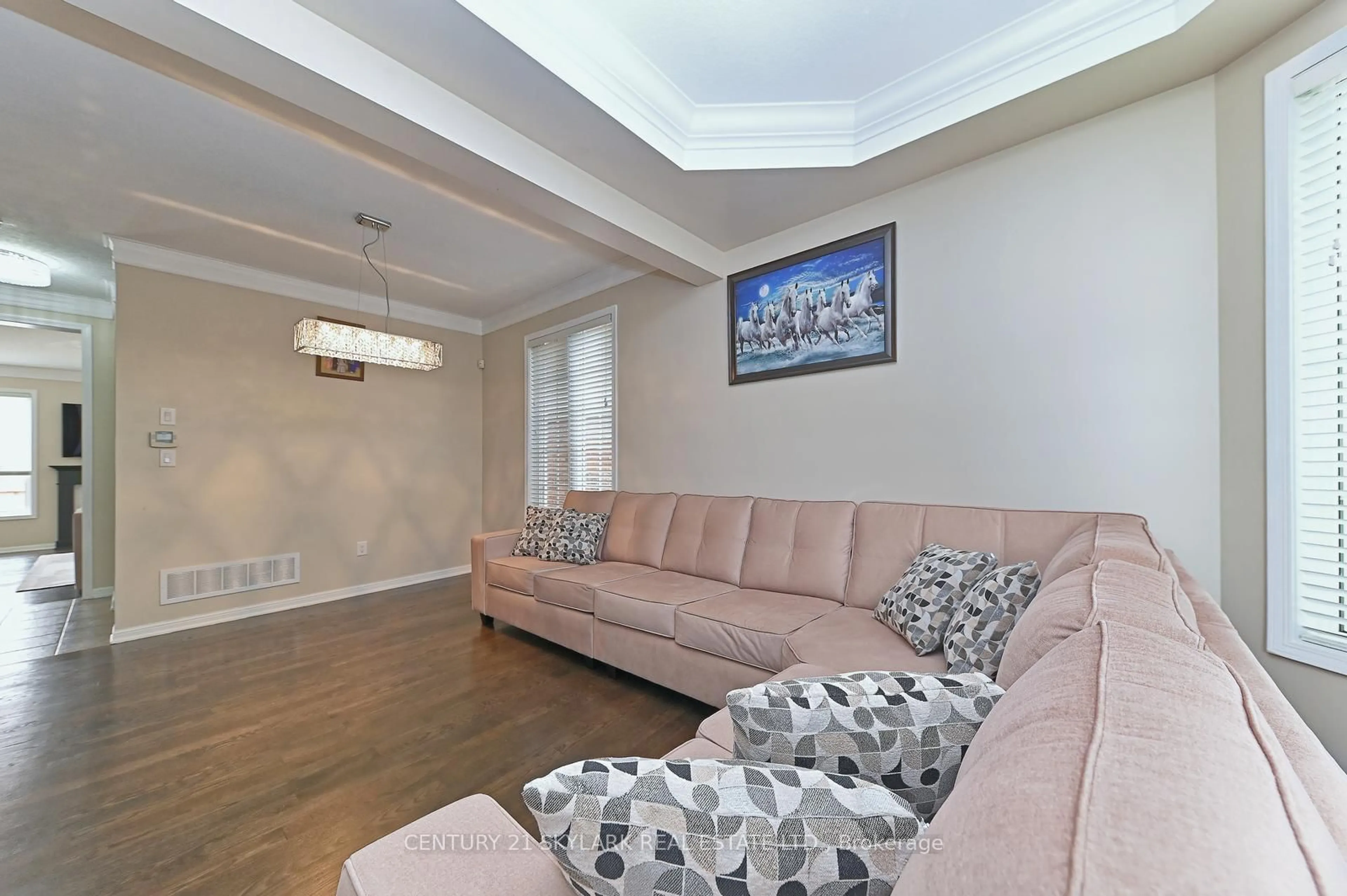 Living room with furniture, unknown for 24 Dalton Dr, Cambridge Ontario N3C 0E7