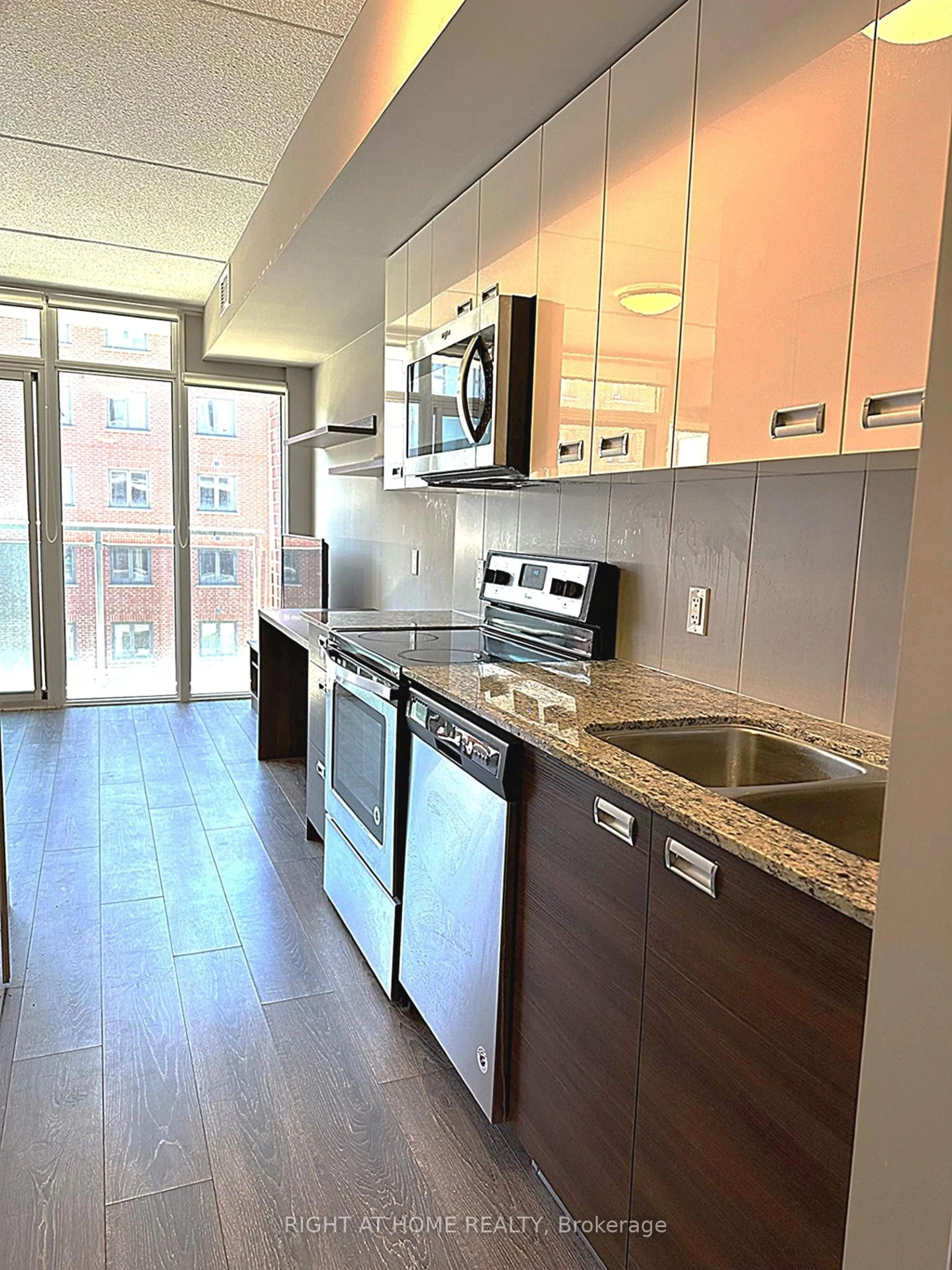 Standard kitchen, unknown for 308 Lester St #418, Waterloo Ontario N2L 0H9
