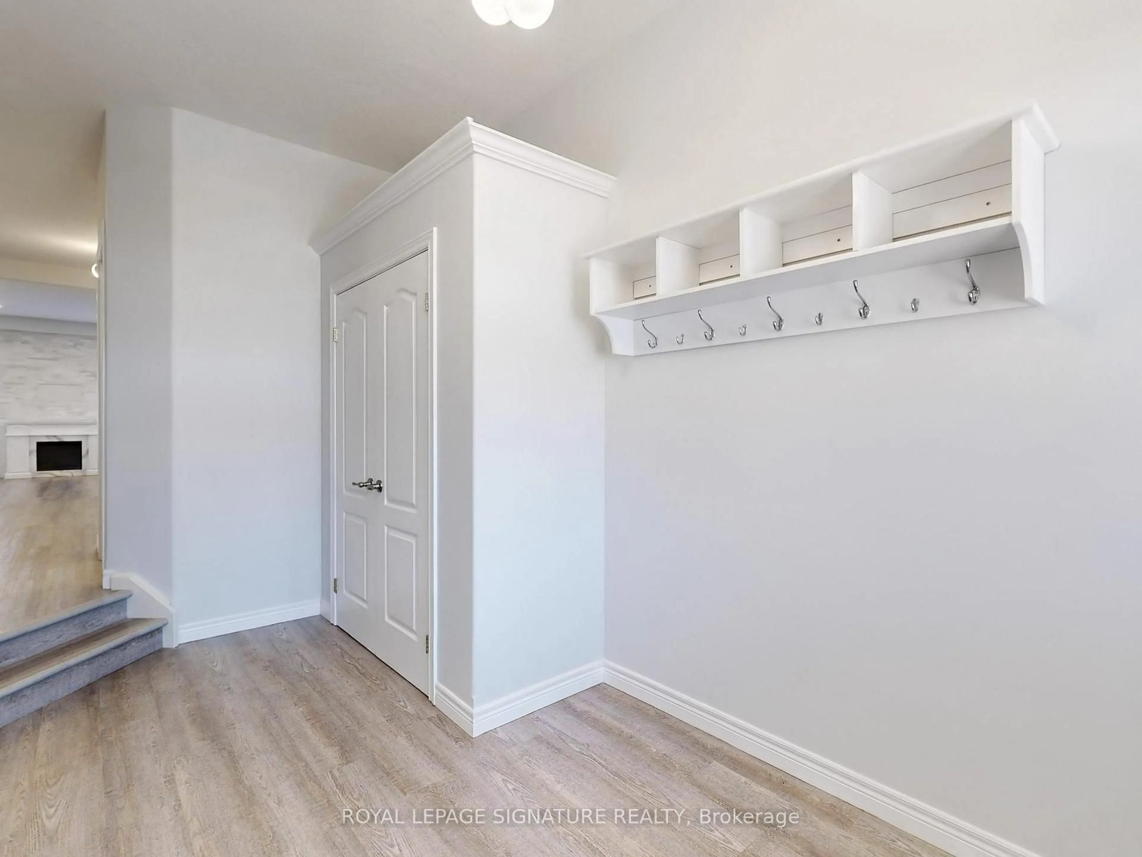 Indoor entryway for 539 Wood Nettle Way, Waterloo Ontario N2V 2X9