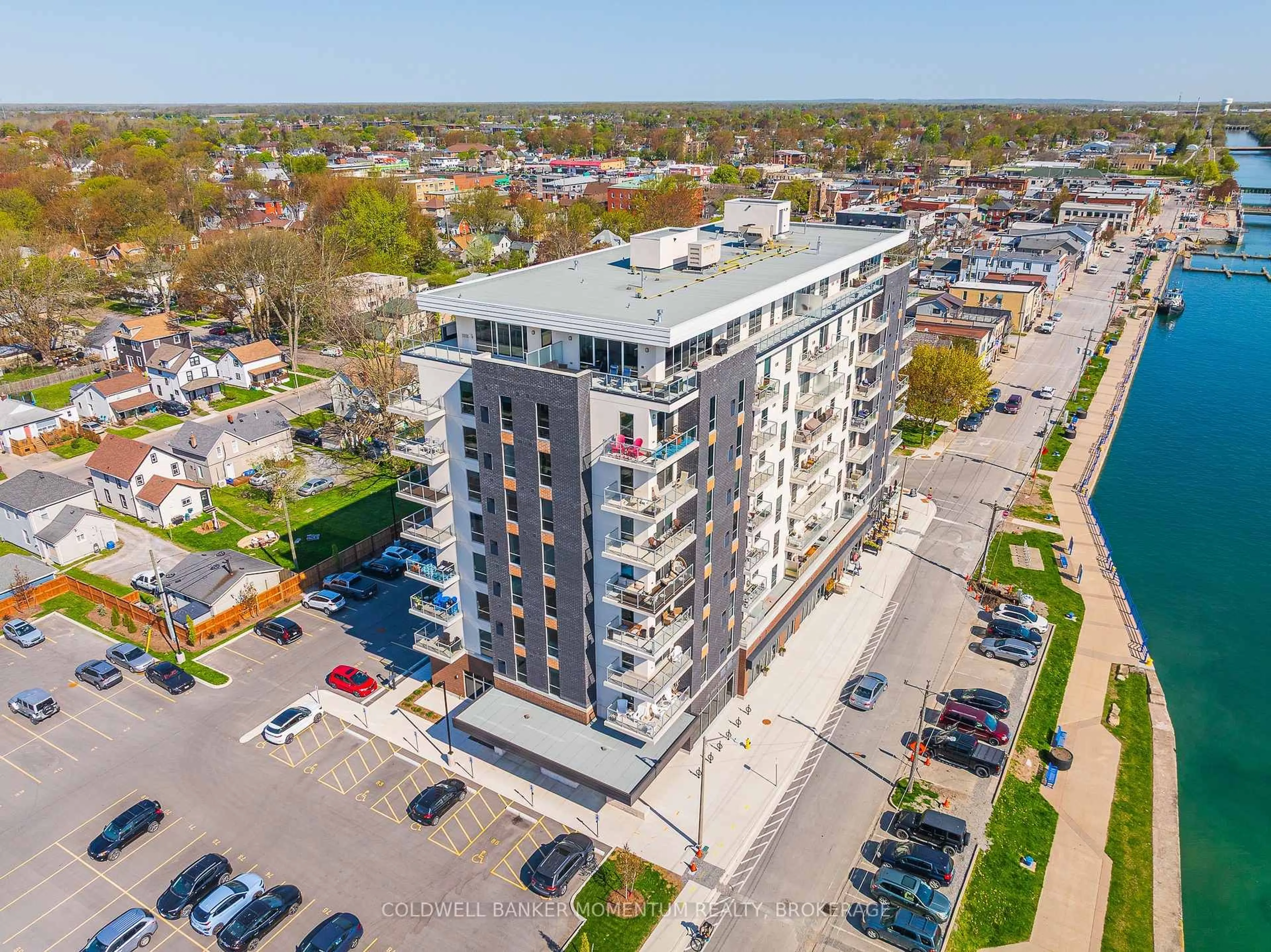 A pic from outside/outdoor area/front of a property/back of a property/a pic from drone, building for 118 West St #403, Port Colborne Ontario L3K 0B9