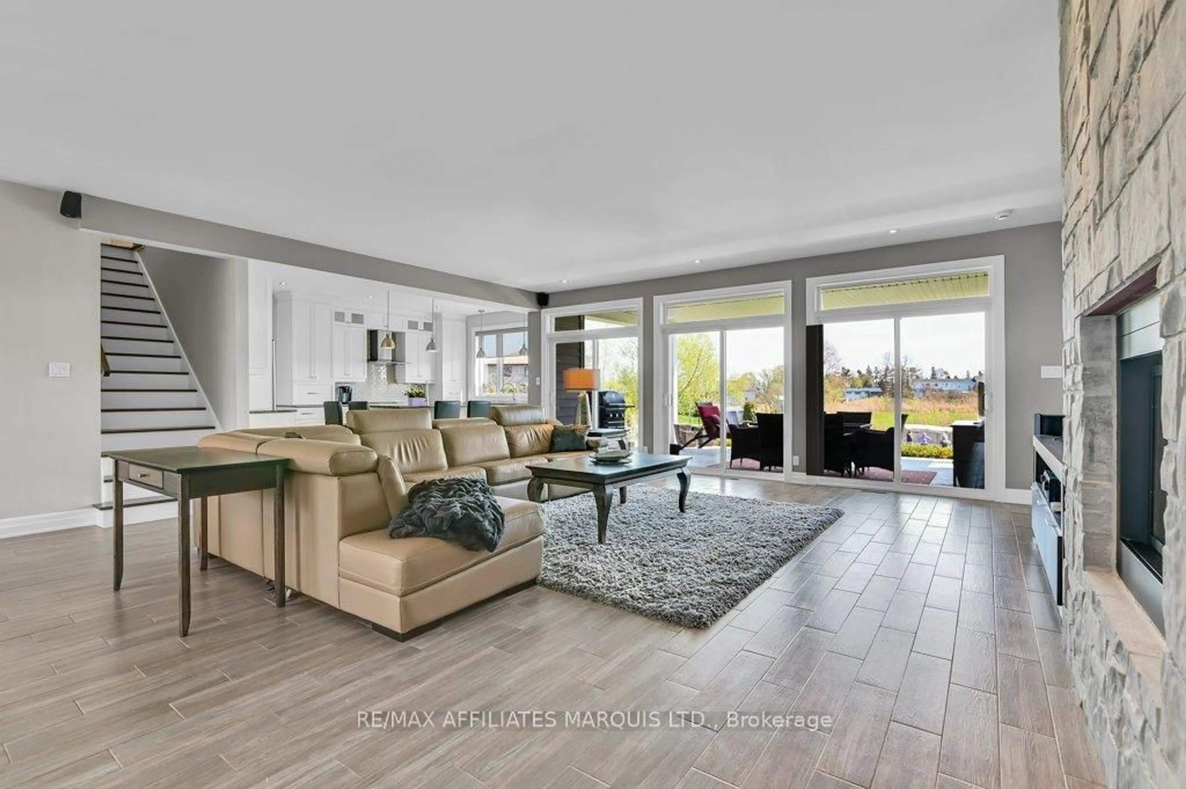 Living room with furniture, unknown for 20310 Andrea Ave, South Glengarry Ontario K0C 2C0