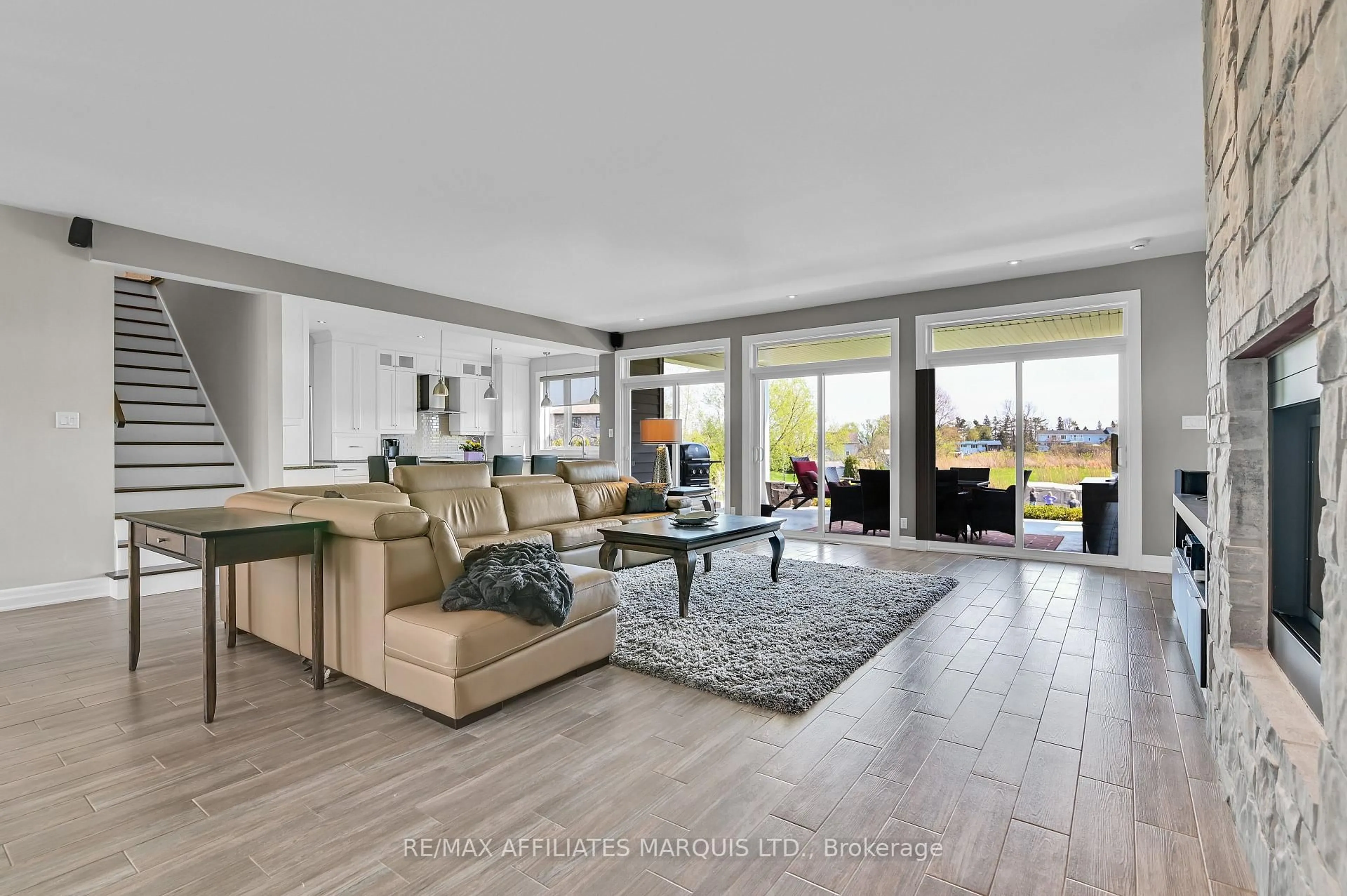 Living room with furniture, unknown for 20310 Andrea Ave, South Glengarry Ontario K0C 2C0
