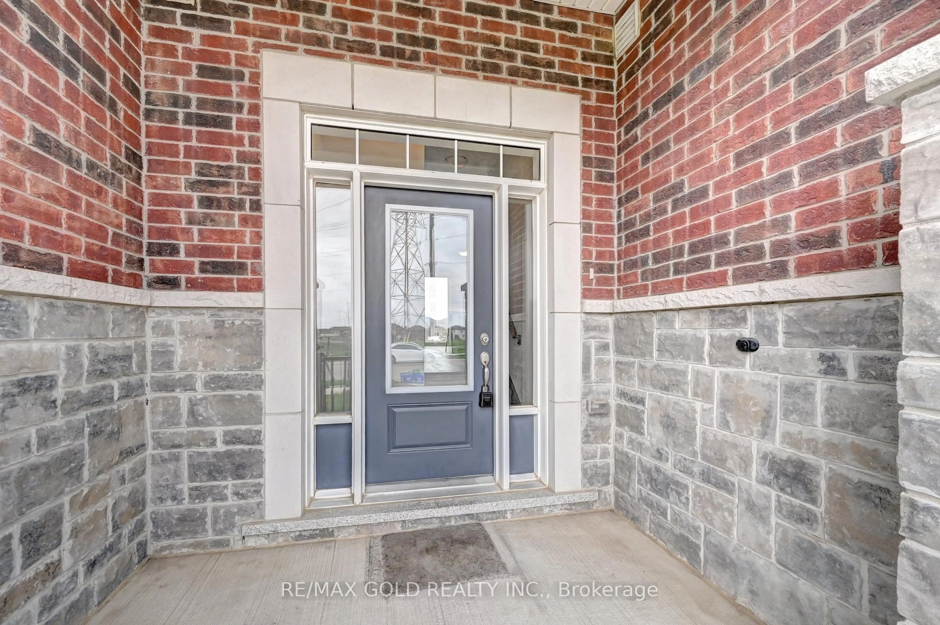 Indoor entryway for 104 Forestwalk St, Kitchener Ontario N2R 0S9