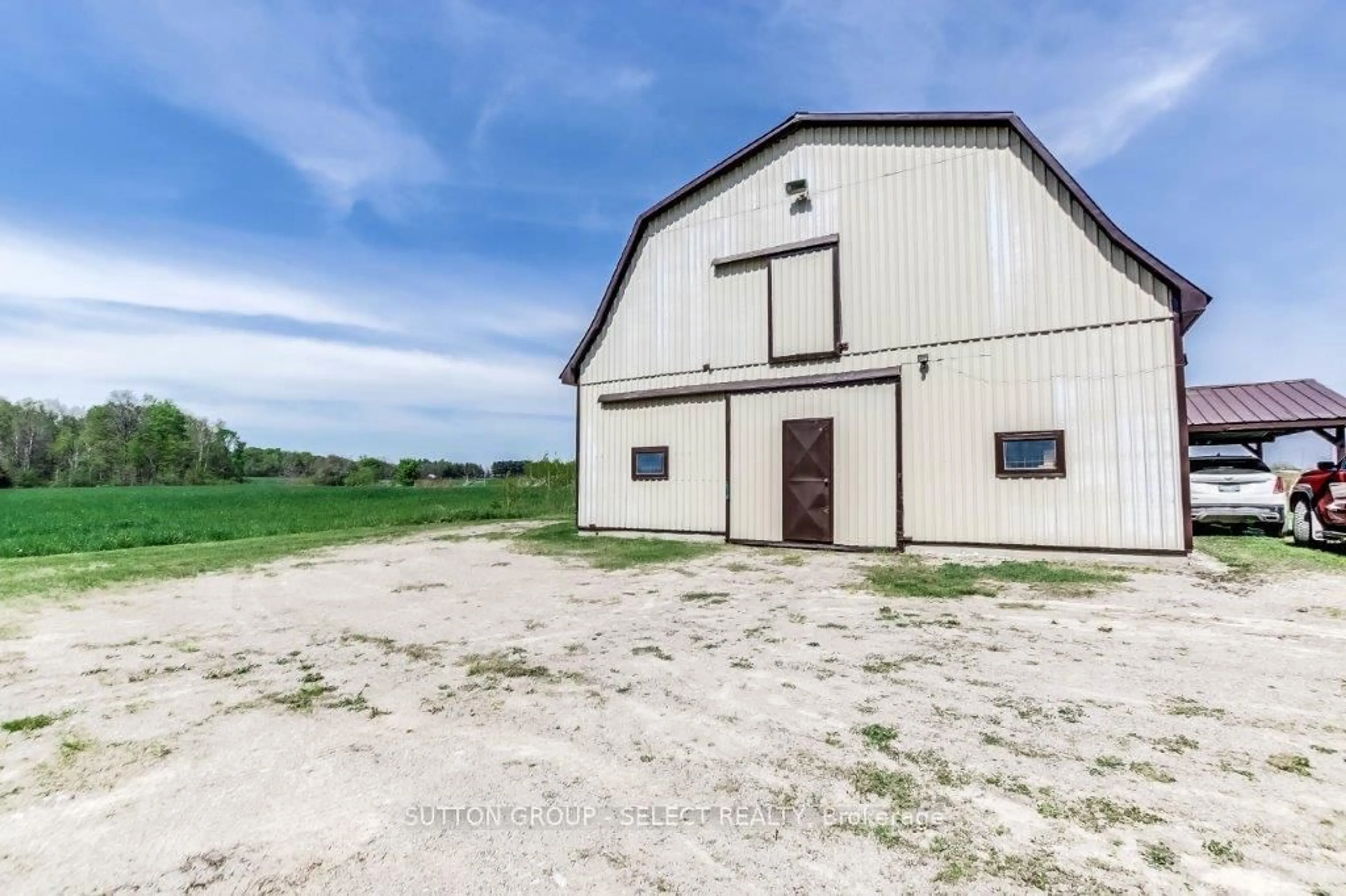 A pic from outside/outdoor area/front of a property/back of a property/a pic from drone, building for 17750 WYTON Dr, Thames Centre Ontario N0M 2P0
